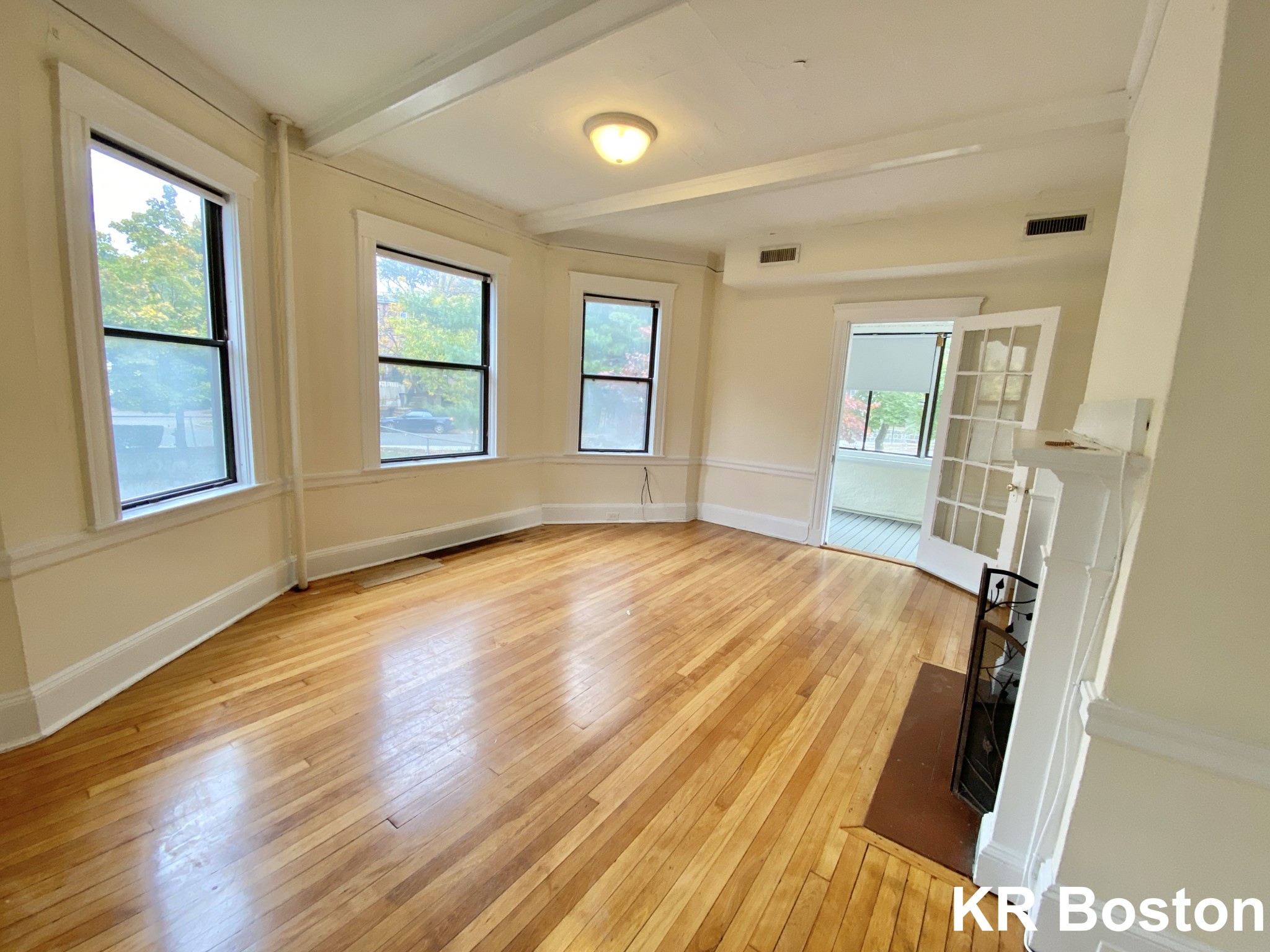 4 bed, 2 bath apartment for rent at 20 Hamilton Rd Unit 1, Coolidge Corner — photo 1 of 11