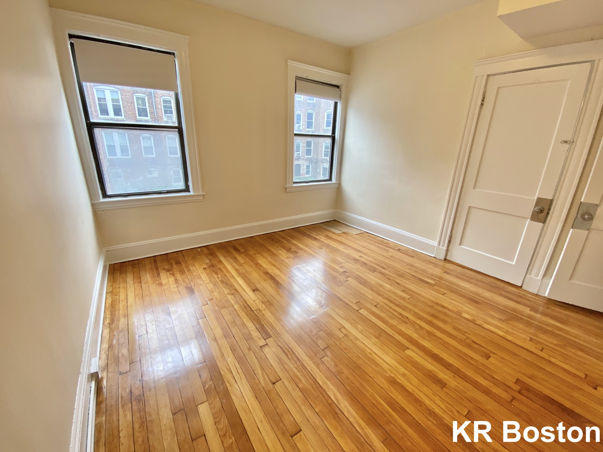 4 bed, 2 bath apartment for rent at 20 Hamilton Rd Unit 1, Coolidge Corner — photo 5 of 11