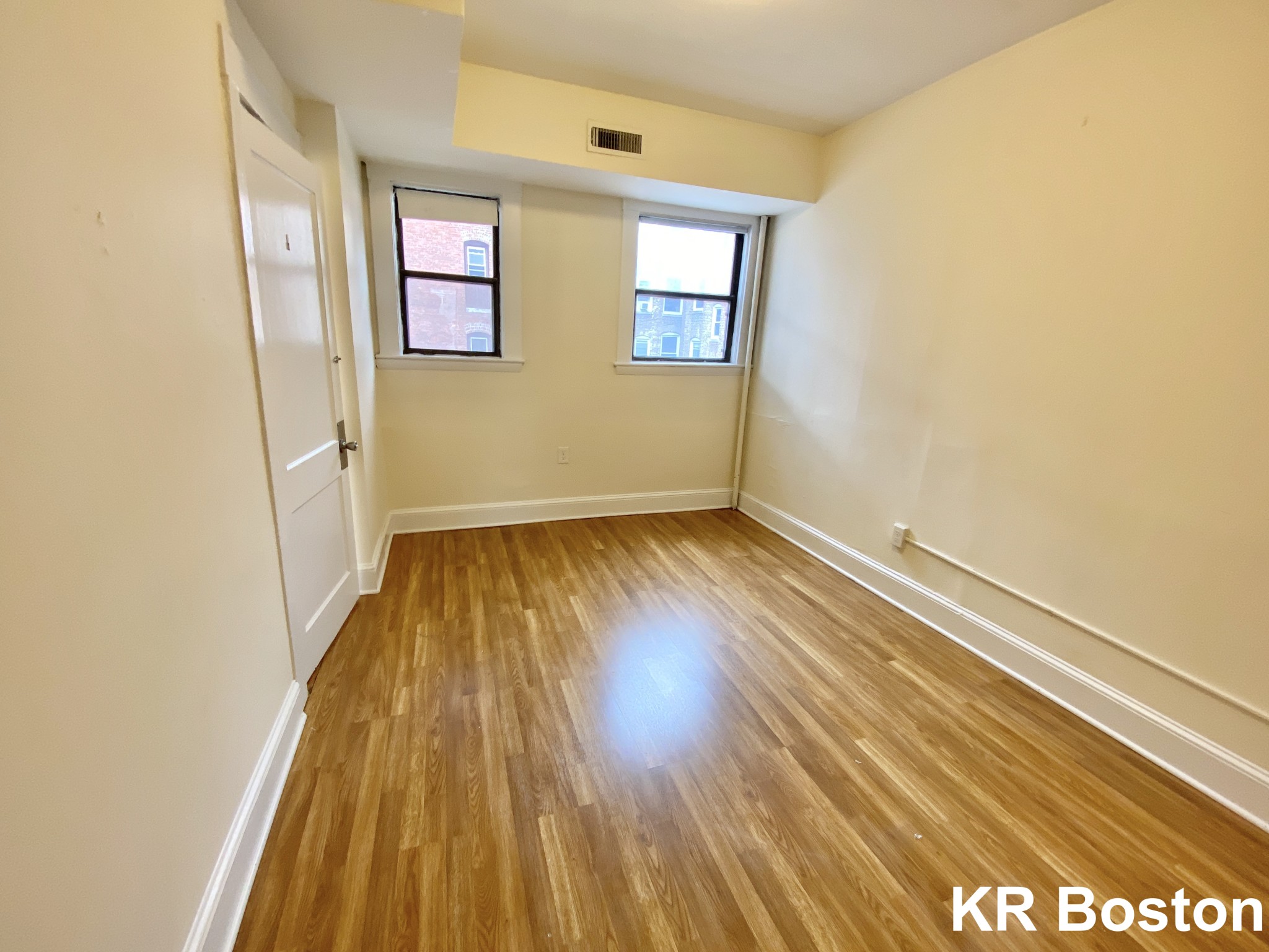 4 bed, 2 bath apartment for rent at 20 Hamilton Rd Unit 1, Coolidge Corner — photo 9 of 11