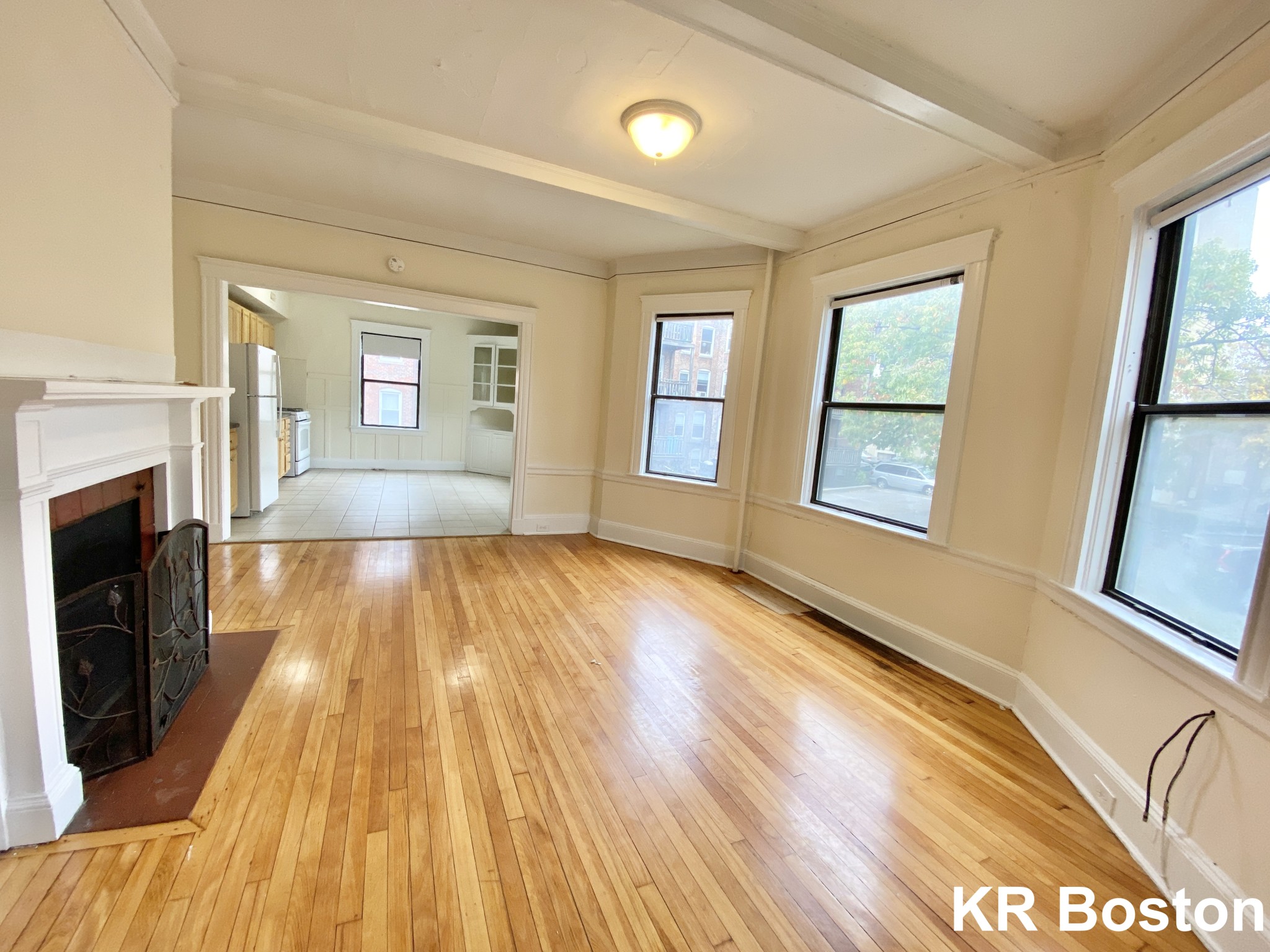 4 bed, 2 bath apartment for rent at 23 Hamilton Rd Unit 1, Coolidge Corner — photo 2 of 11