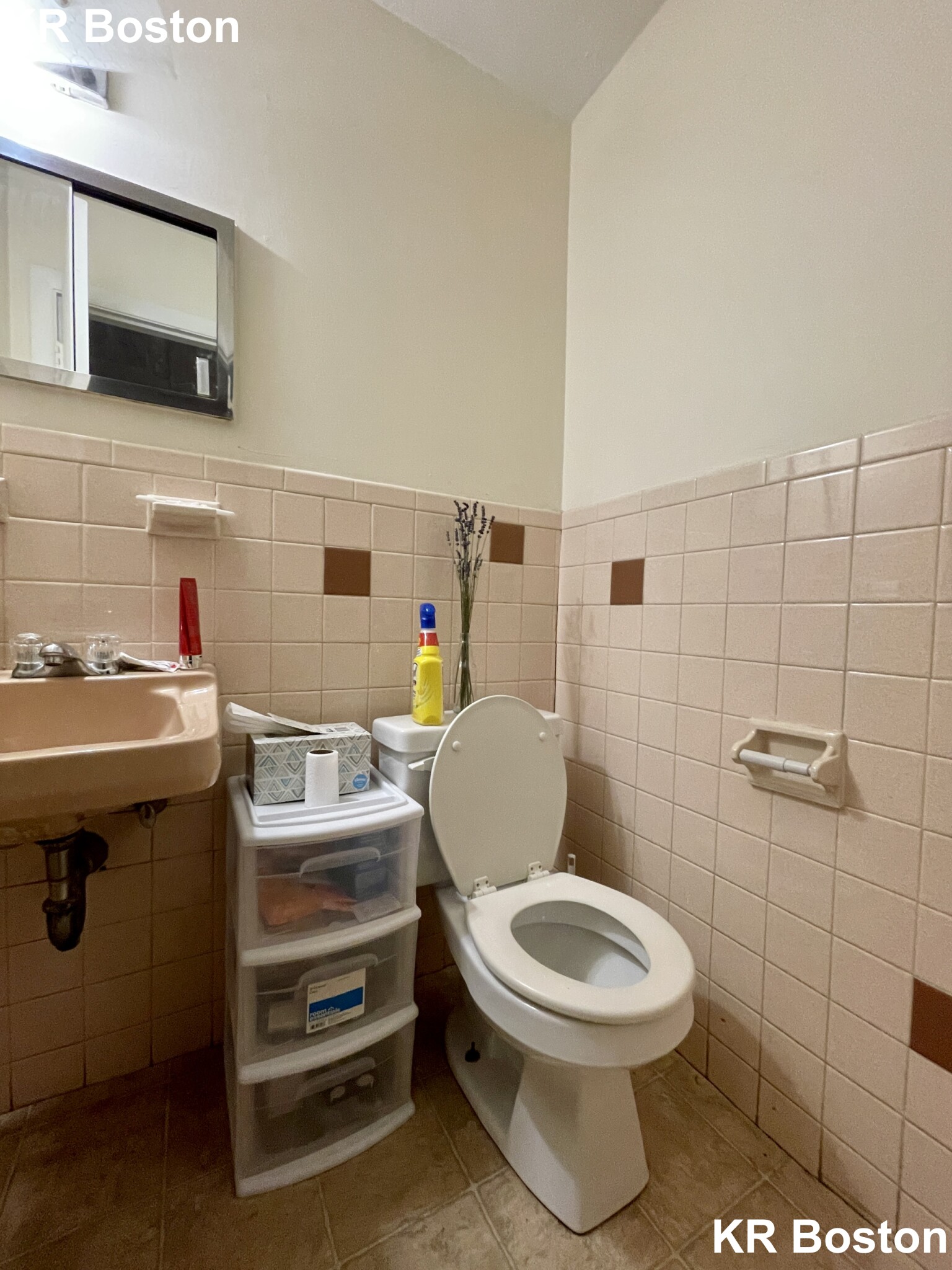 3 bed, 1.5 bath apartment for rent at 1132 Commonwealth Ave Unit 6, Allston — photo 5 of 7