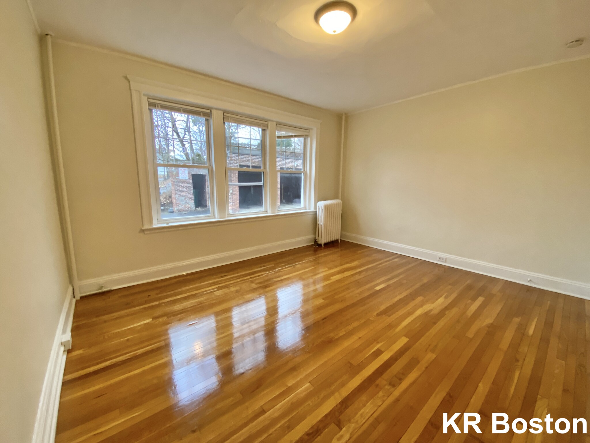4 bed, 2 bath apartment for rent at 719 Washington St Unit 1, Washington Square — photo 5 of 11