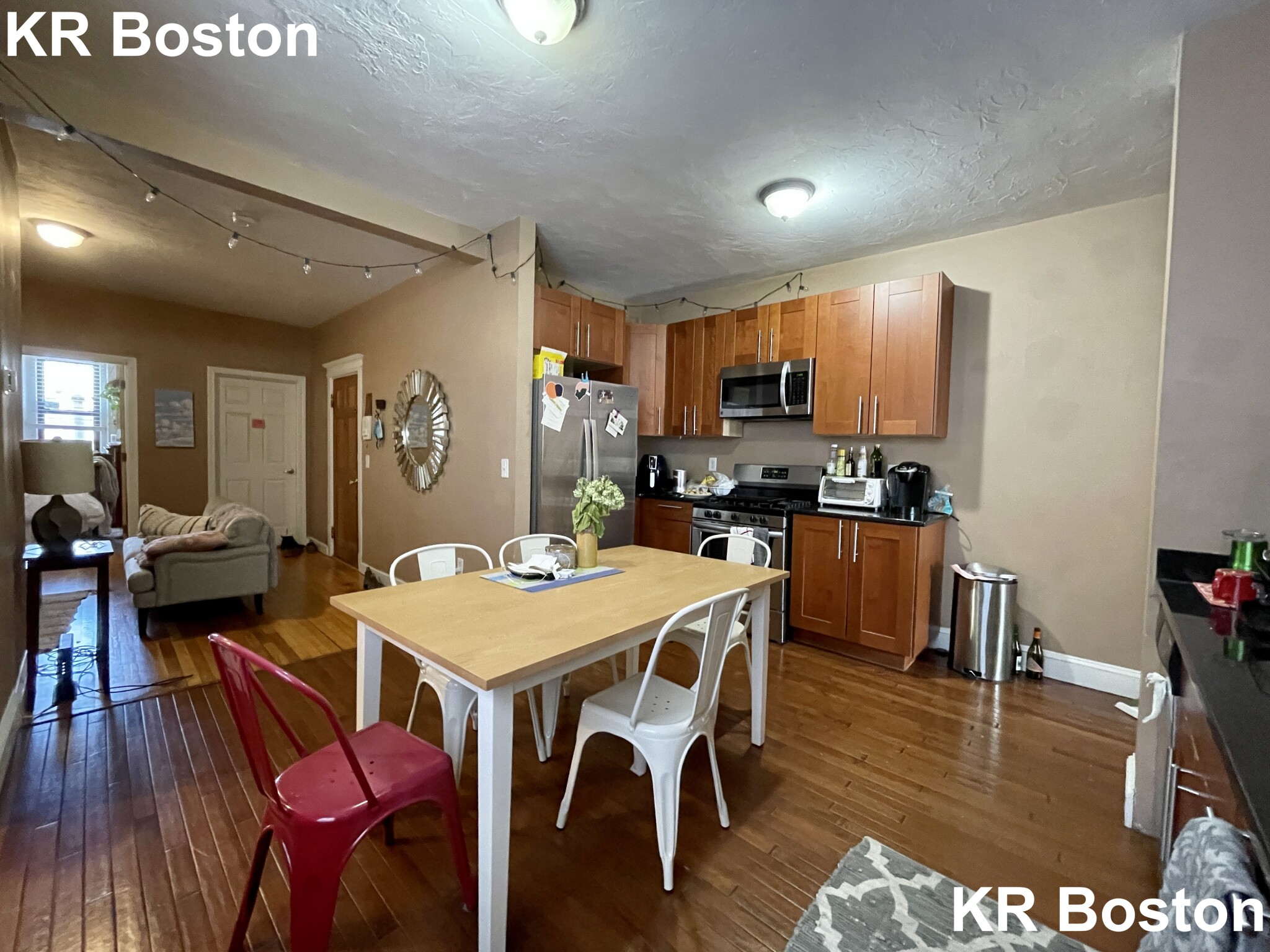 5 bed, 2 bath apartment for rent at 6 Glenville Ave Unit 3, Allston — photo 4 of 5