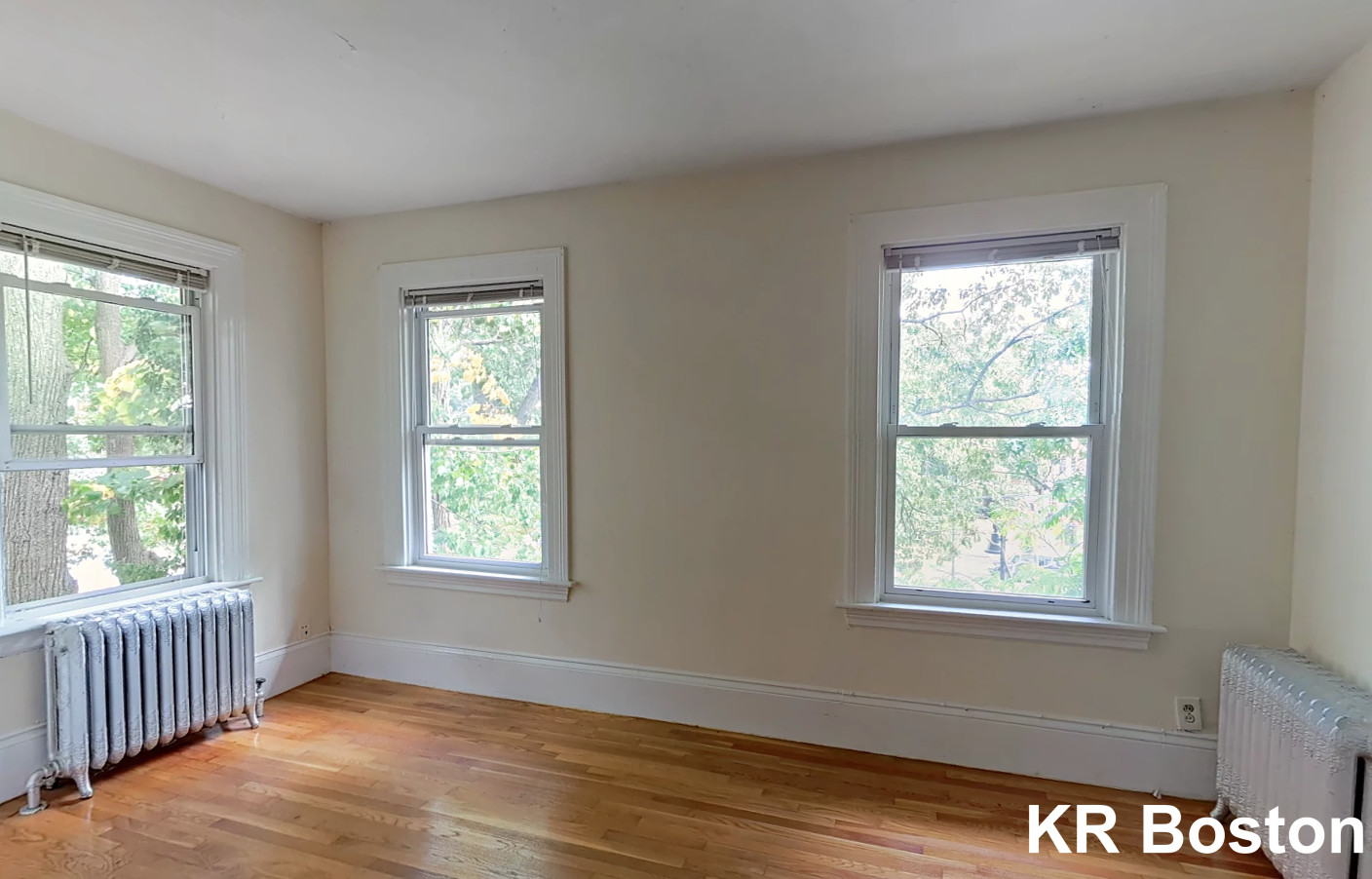 7 bed, 2 bath apartment for rent at 1782 Commonwealth Ave Unit 2, Brighton — photo 3 of 11
