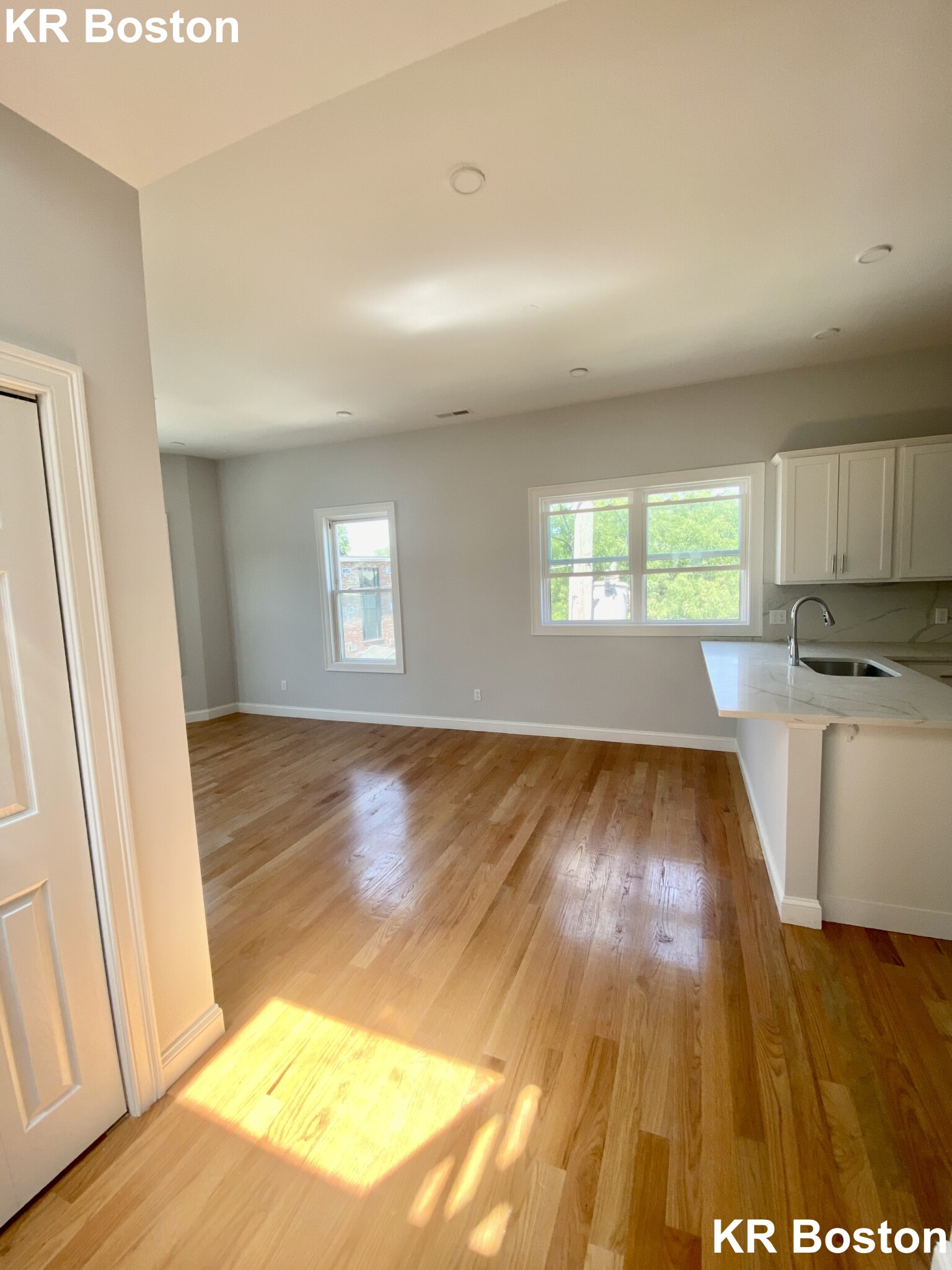 4 bed, 2 bath apartment for rent at 123 Cross St Unit 3L, Prospect Hill — photo 1 of 12