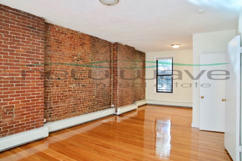 3 bed, 1 bath apartment for rent at 38 Bradford St Unit 3, South End — photo 5 of 15