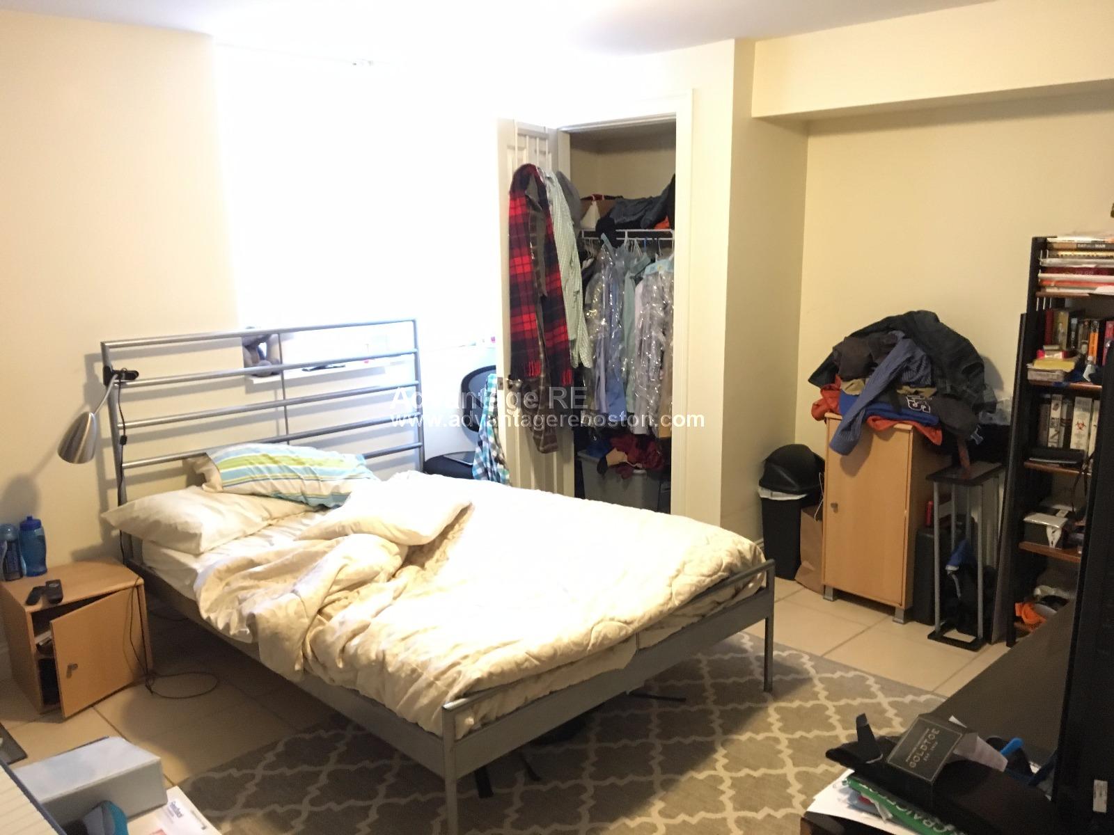 3 bed, 2 bath apartment for rent at 111 5th St Unit 6, Kendall Square — photo 4 of 10