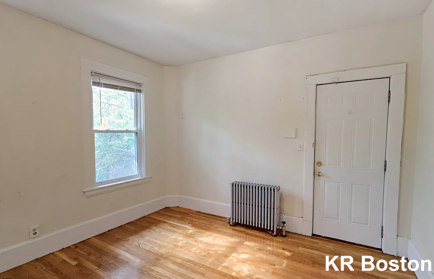 7 bed, 2 bath apartment for rent at 1779 Commonwealth Ave Unit 2, Brighton — photo 5 of 10