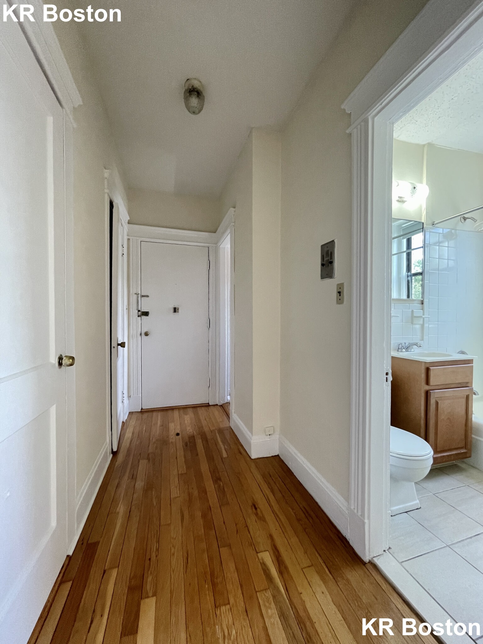 Studio bed, 1 bath apartment for rent at 1152 Commonwealth Ave Unit 14, Brighton — photo 1 of 8