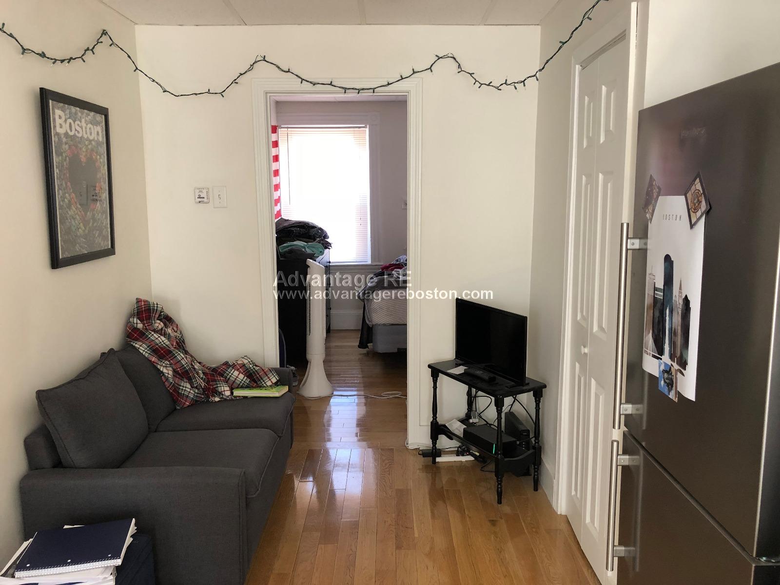 1 bed, 1 bath apartment for rent at 10 Wiget St Unit 8, North End — photo 3 of 19