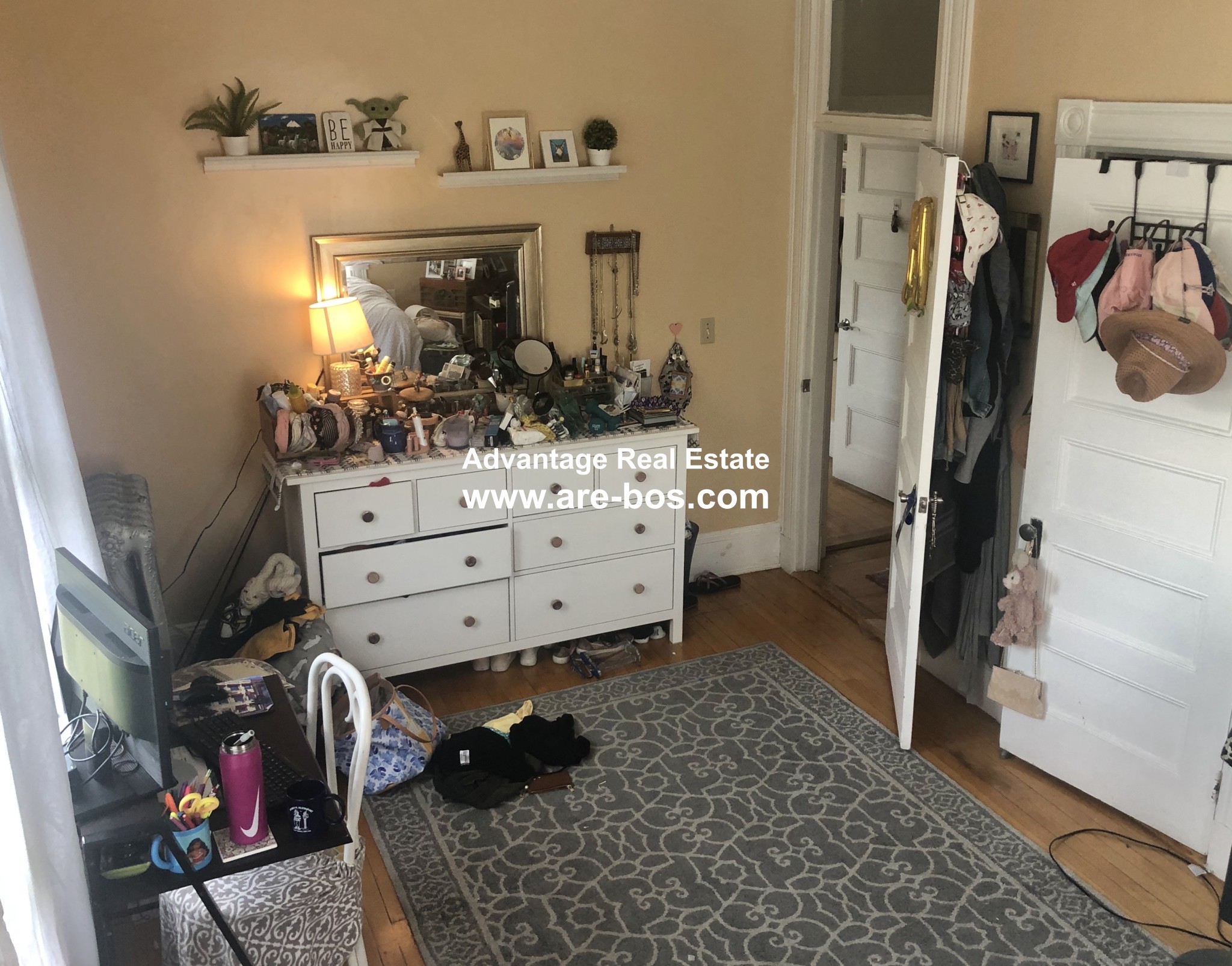 4 bed, 1 bath apartment for rent at 68 Boylston St Unit 6, Brookline Village — photo 4 of 17