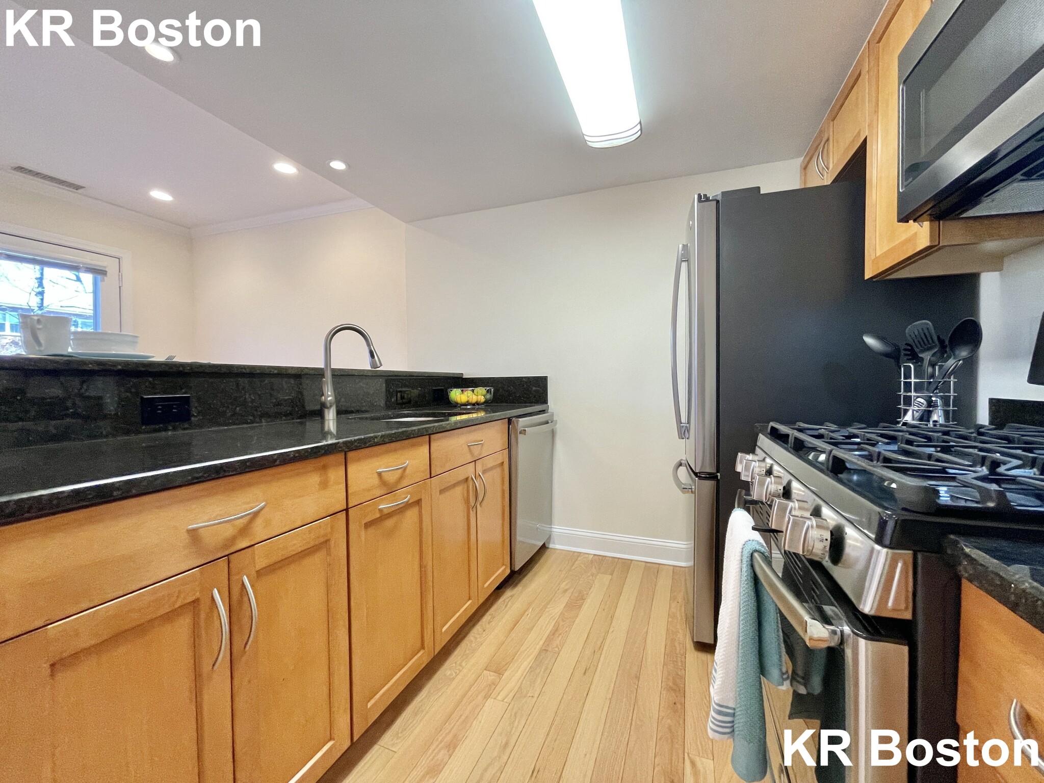 1 bed, 1.5 bath apartment for rent at 213 Independence Dr Unit 4, Chestnut Hill — photo 4 of 6