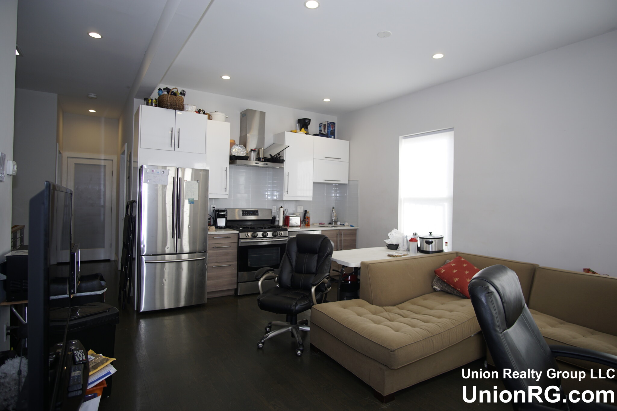 3 bed, 2 bath apartment for rent at 78 Forest St Unit 1, Roxbury — photo 3 of 36
