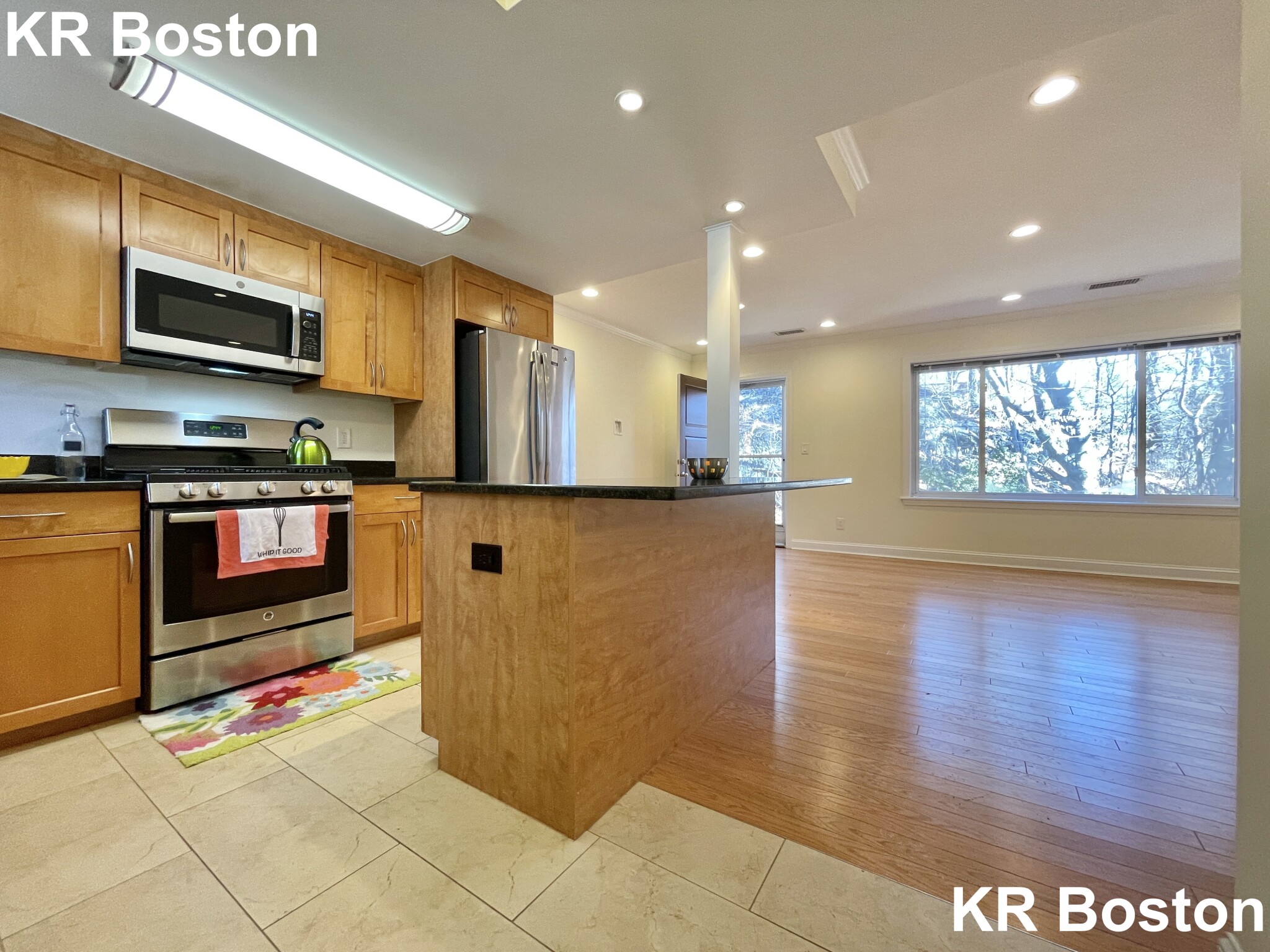 1 bed, 1 bath apartment for rent at 206 Independence Dr Unit 2, Chestnut Hill — photo 3 of 8