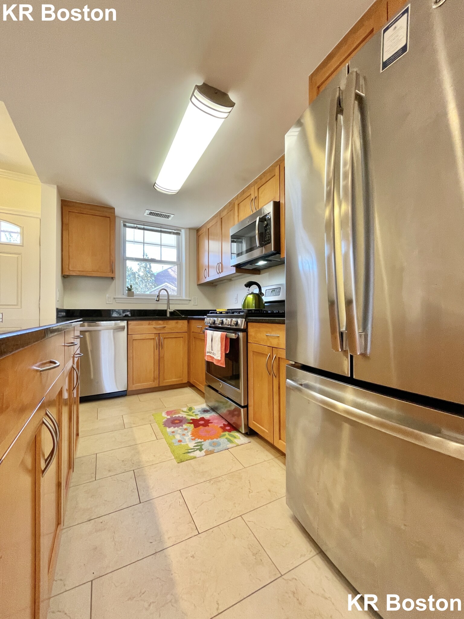 1 bed, 1 bath apartment for rent at 206 Independence Dr Unit 2, Chestnut Hill — photo 2 of 8