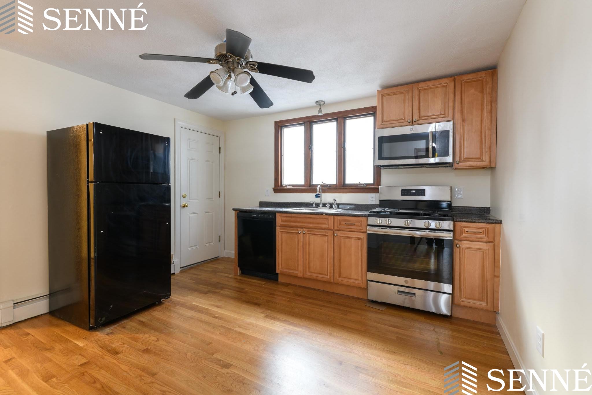 4 bed, 2 bath apartment for rent at 305 Hurley St Unit 3, East Cambridge — photo 2 of 7