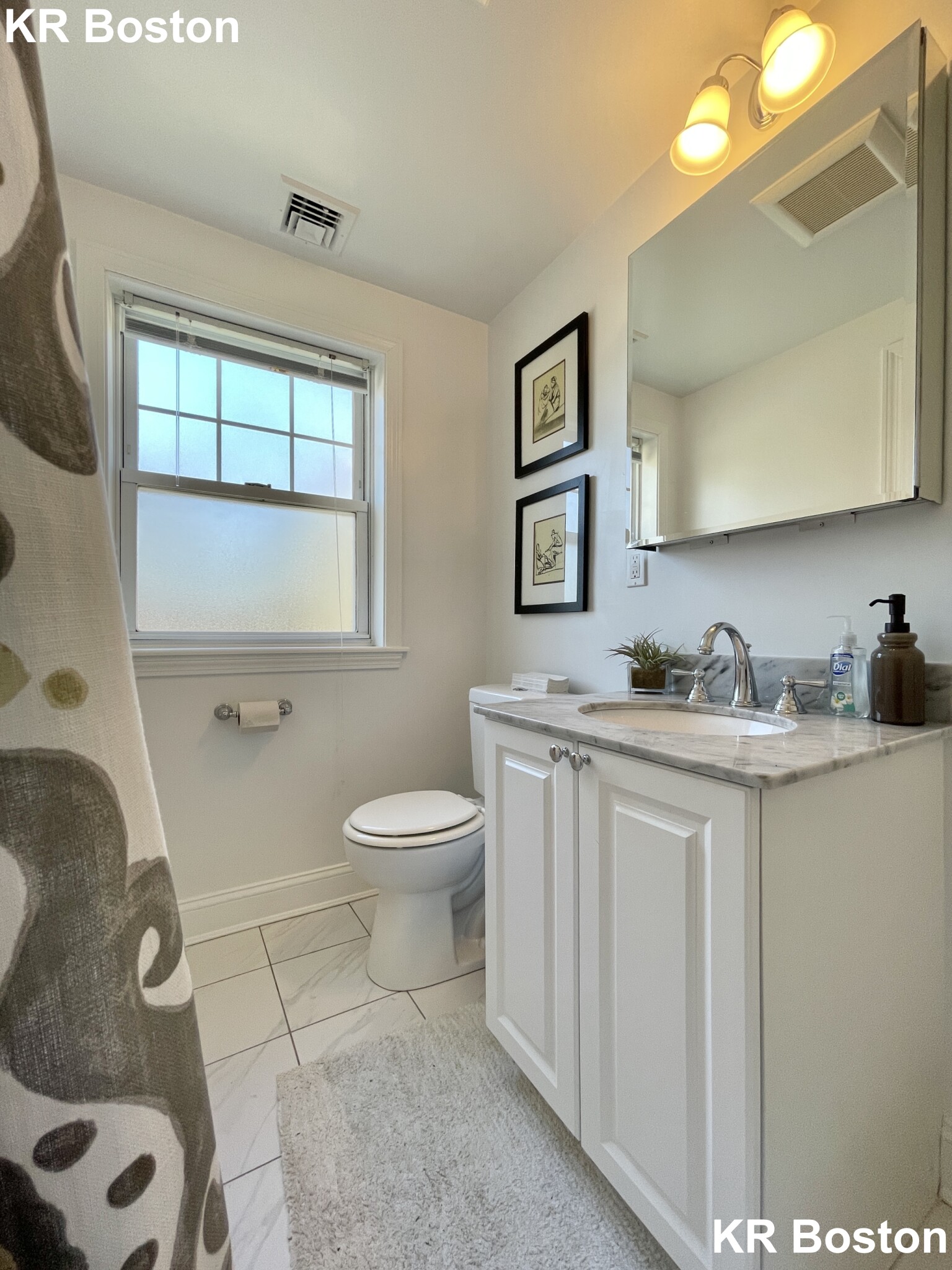 2 bed, 1 bath apartment for rent at 220 Independence Dr Unit 1, Chestnut Hill — photo 2 of 13