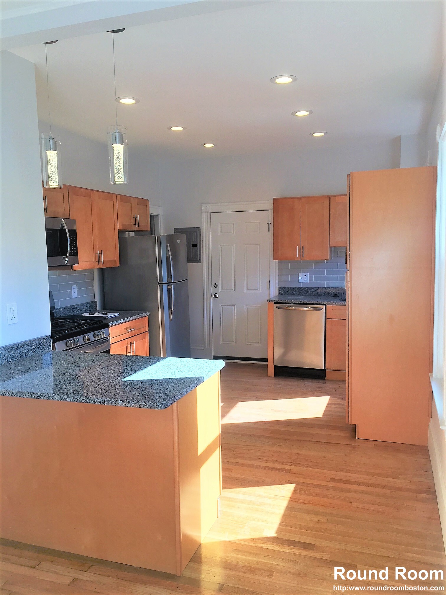 2 bed, 1 bath apartment for rent at 384 Washington St Unit 3, Central Square — photo 3 of 8