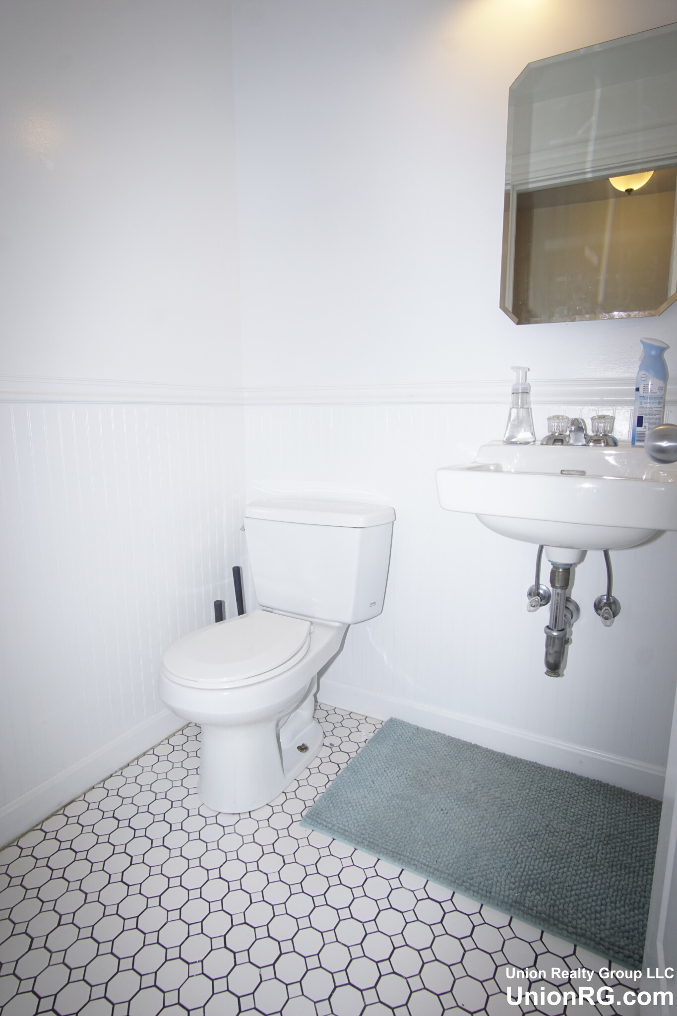 3 bed, 1.5 bath apartment for rent at 1942 Beacon St Unit 4, Brighton — photo 12 of 21
