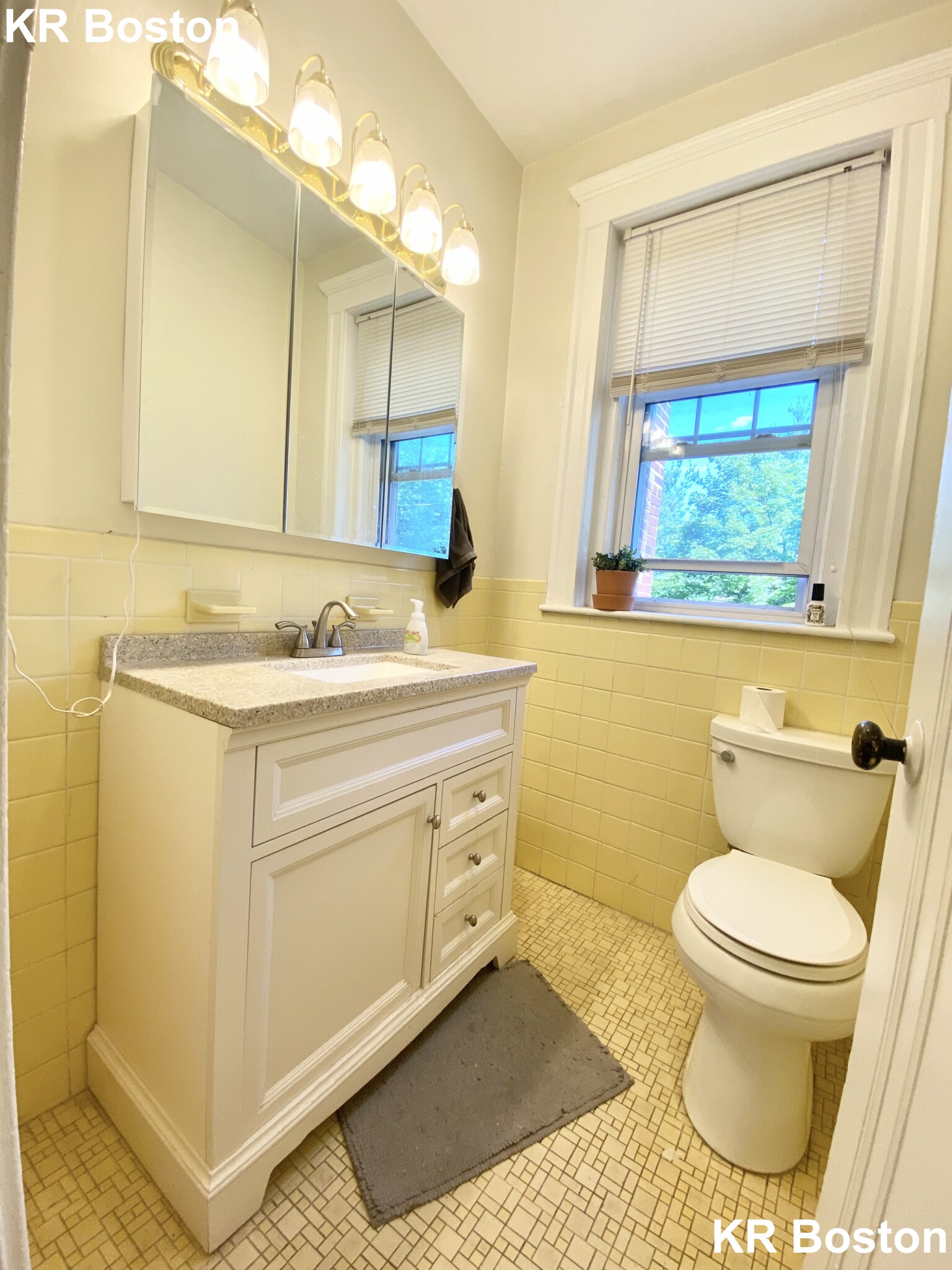 4 bed, 1.5 bath apartment for rent at 725 Washington St Unit 2, Brookline Hills — photo 8 of 8