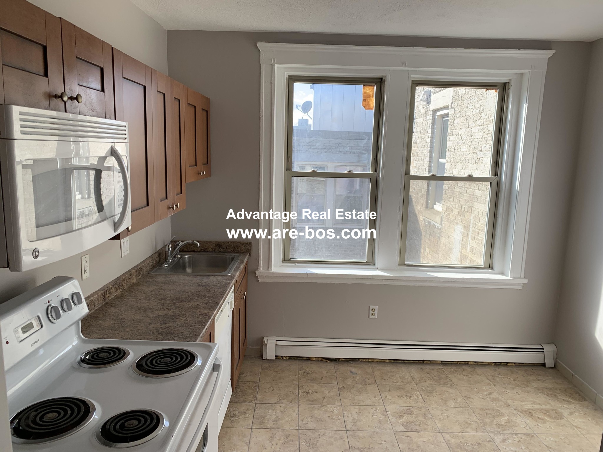2 split bed, 1 bath apartment for rent at 24 Ransom Unit 30, Brighton — photo 8 of 12