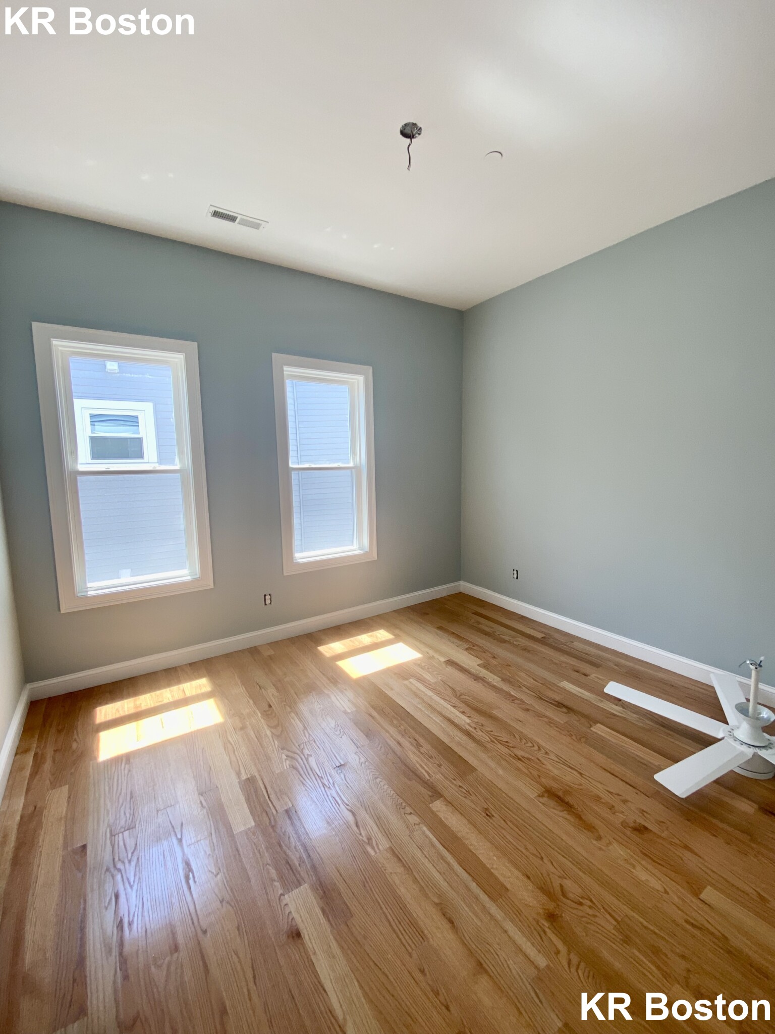 4 bed, 2 bath apartment for rent at 127 Cross St Unit 3L, Prospect Hill — photo 6 of 8