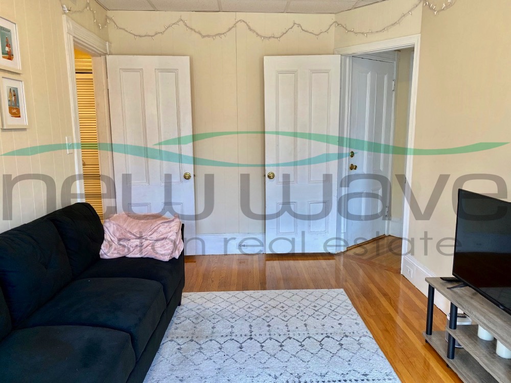 3 bed, 1 bath apartment for rent at 826 Huntington Ave Unit 3, Mission Hill — photo 9 of 10