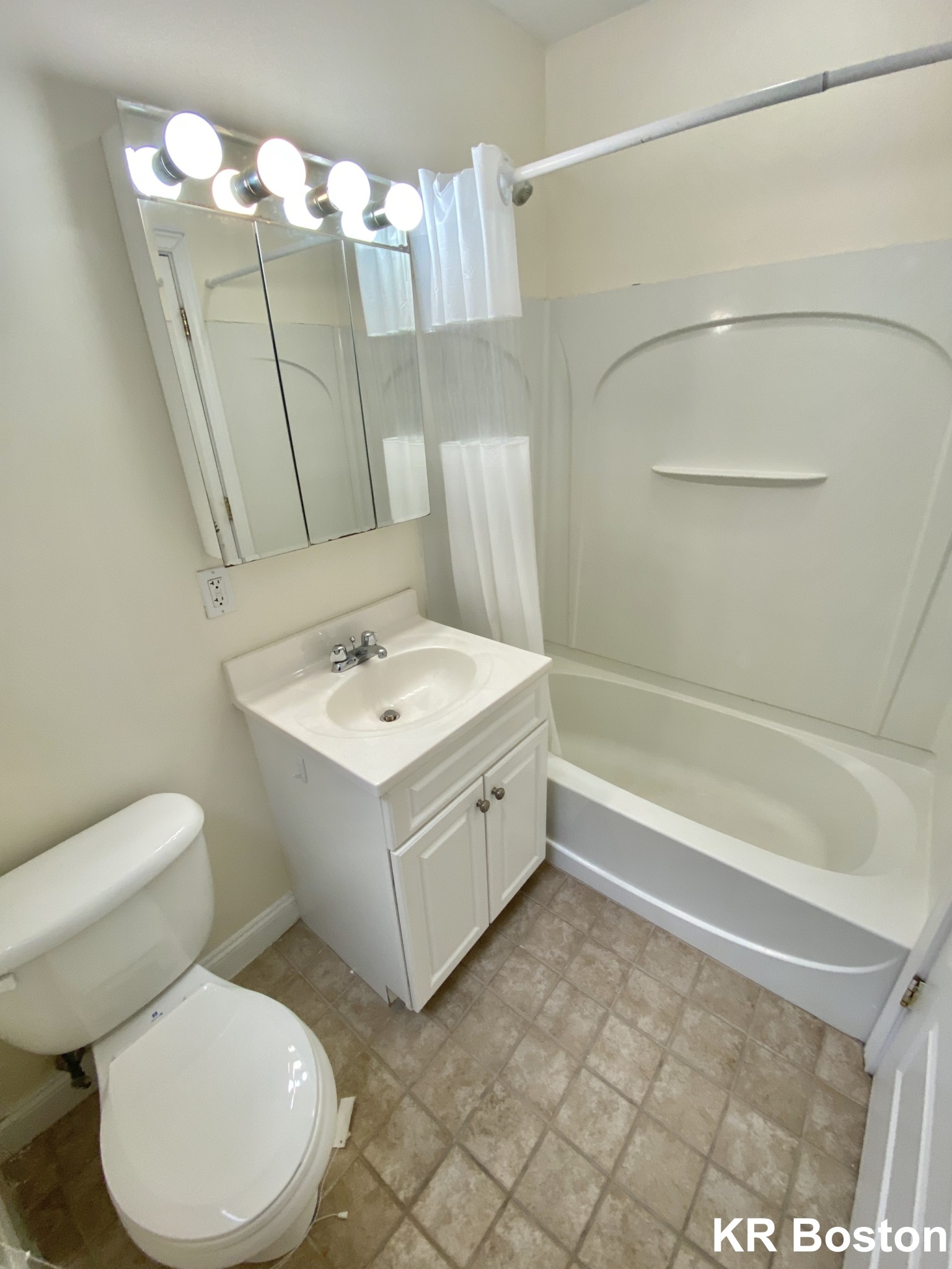 2 bed, 2 bath apartment for rent at 51 Ashford St Unit 2, Allston — photo 12 of 12