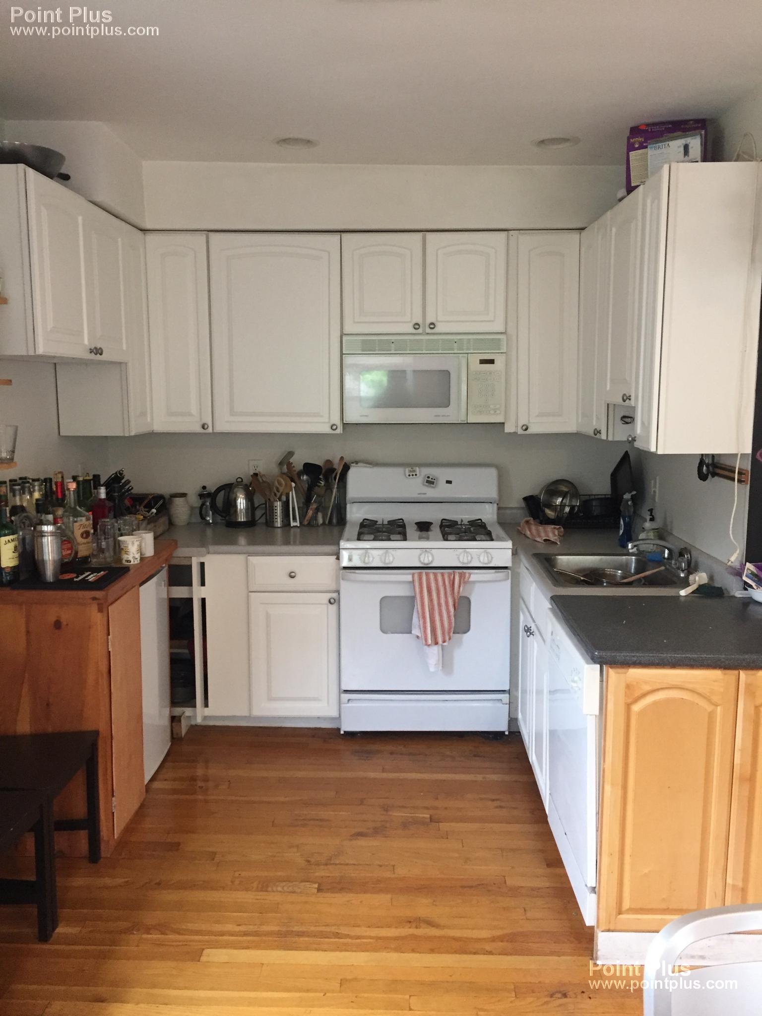 4 bed, 2 bath apartment for rent at 5 Union St Unit 2, Central Square — photo 2 of 16