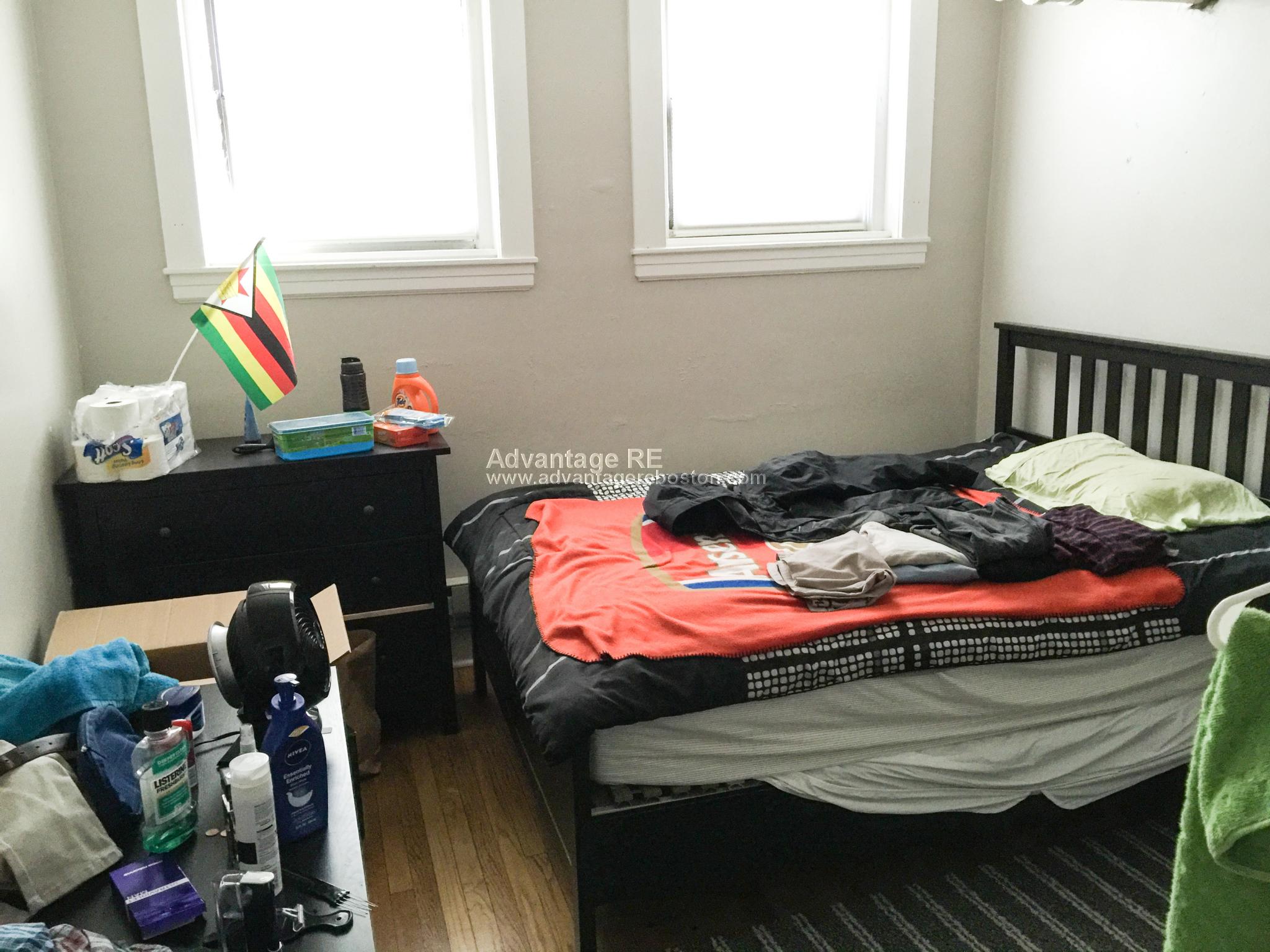 4 bed, 2 bath apartment for rent at 1066 Commonwealth Ave Unit 30, Allston — photo 6 of 23