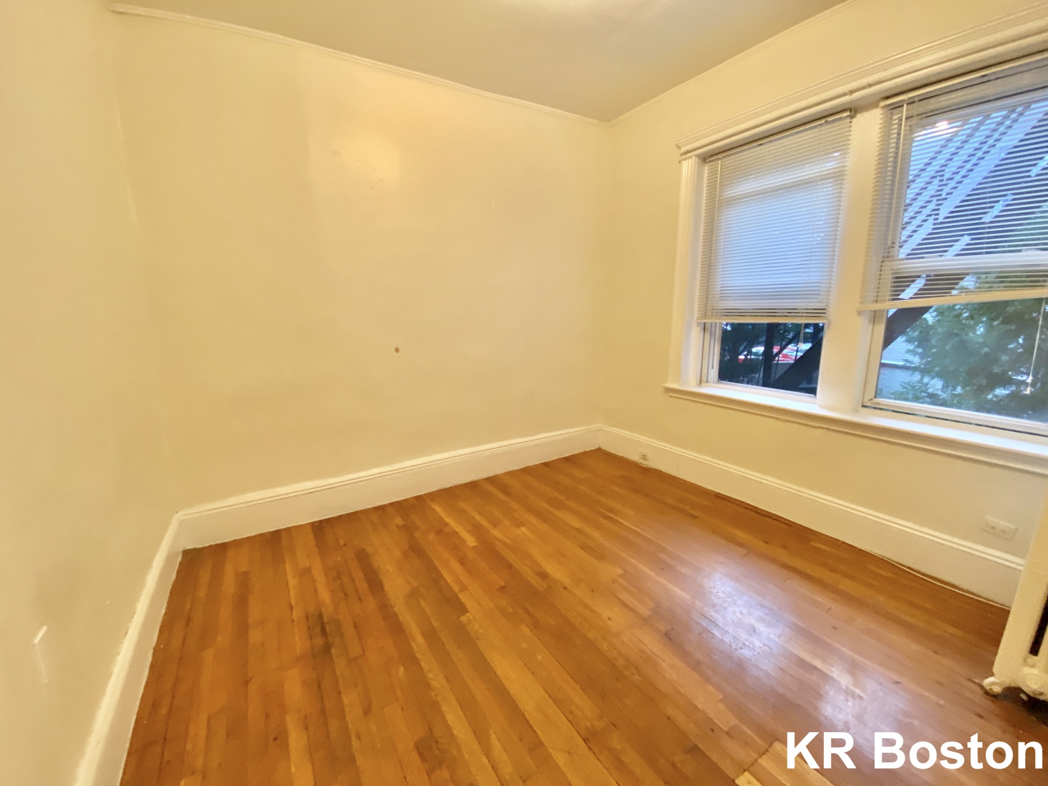 Studio bed, 1 bath apartment for rent at 108 Gordon St Unit 2, Brighton — photo 4 of 8