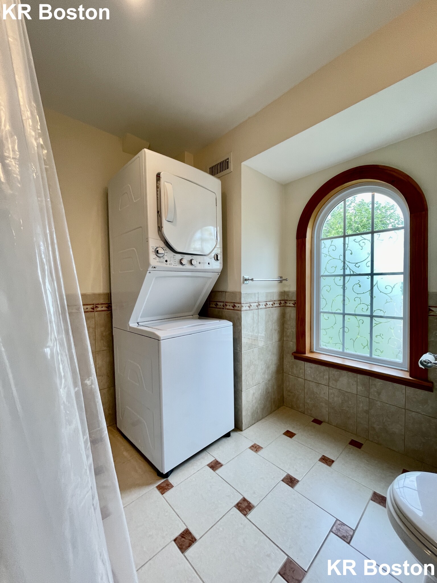 5 bed, 2.5 bath apartment for rent at 43 Rawson Rd Unit 0, Washington Square — photo 11 of 16