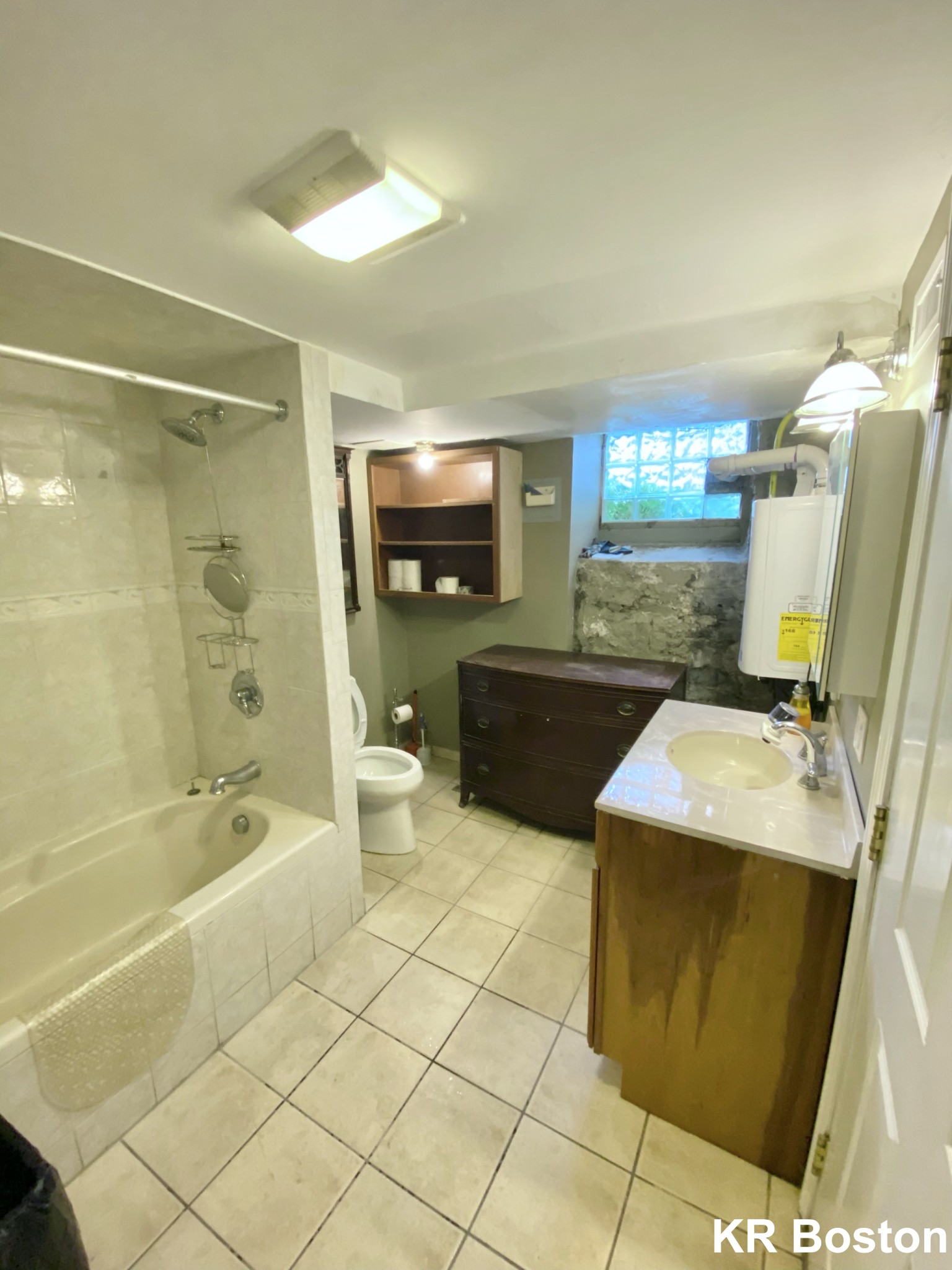 5 bed, 3 bath apartment for rent at 9 Holman St Unit 1, Allston — photo 9 of 14