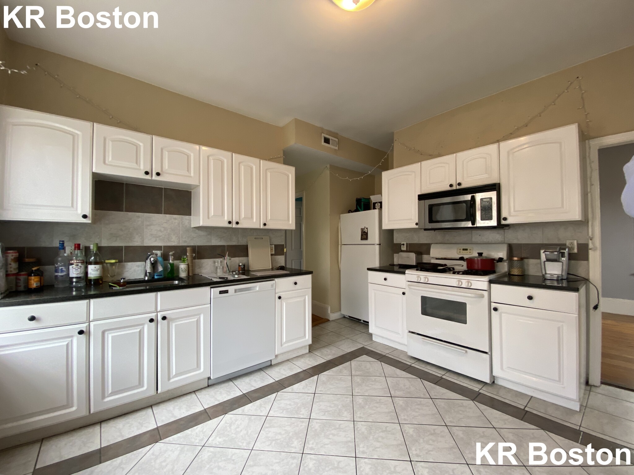 3 bed, 1 bath apartment for rent at 5 Litchfield St Unit 3, Brighton — photo 8 of 13