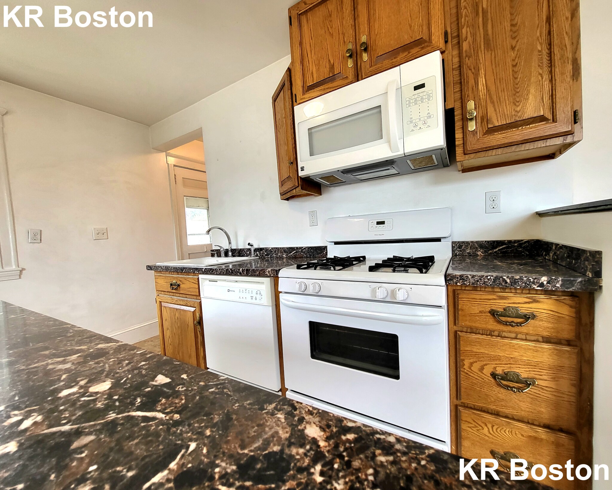 3 bed, 2 bath apartment for rent at 30 South Hobart St Unit 0, Brighton — photo 12 of 14