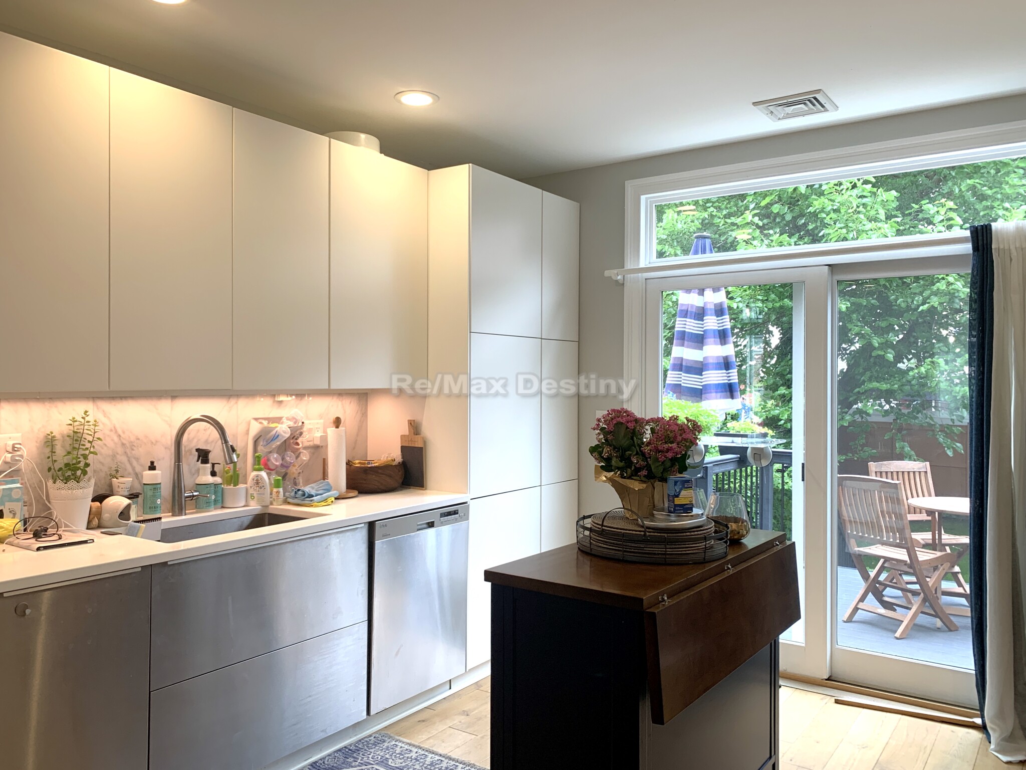 4 bed, 3 bath apartment for rent at 162 Saratoga St Unit 1, East Boston — photo 2 of 22
