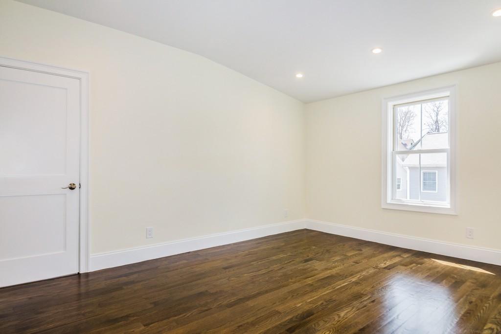 4 bed, 3.5 bath apartment for rent at 37 Juniper St Unit 37R, Roxbury — photo 11 of 18