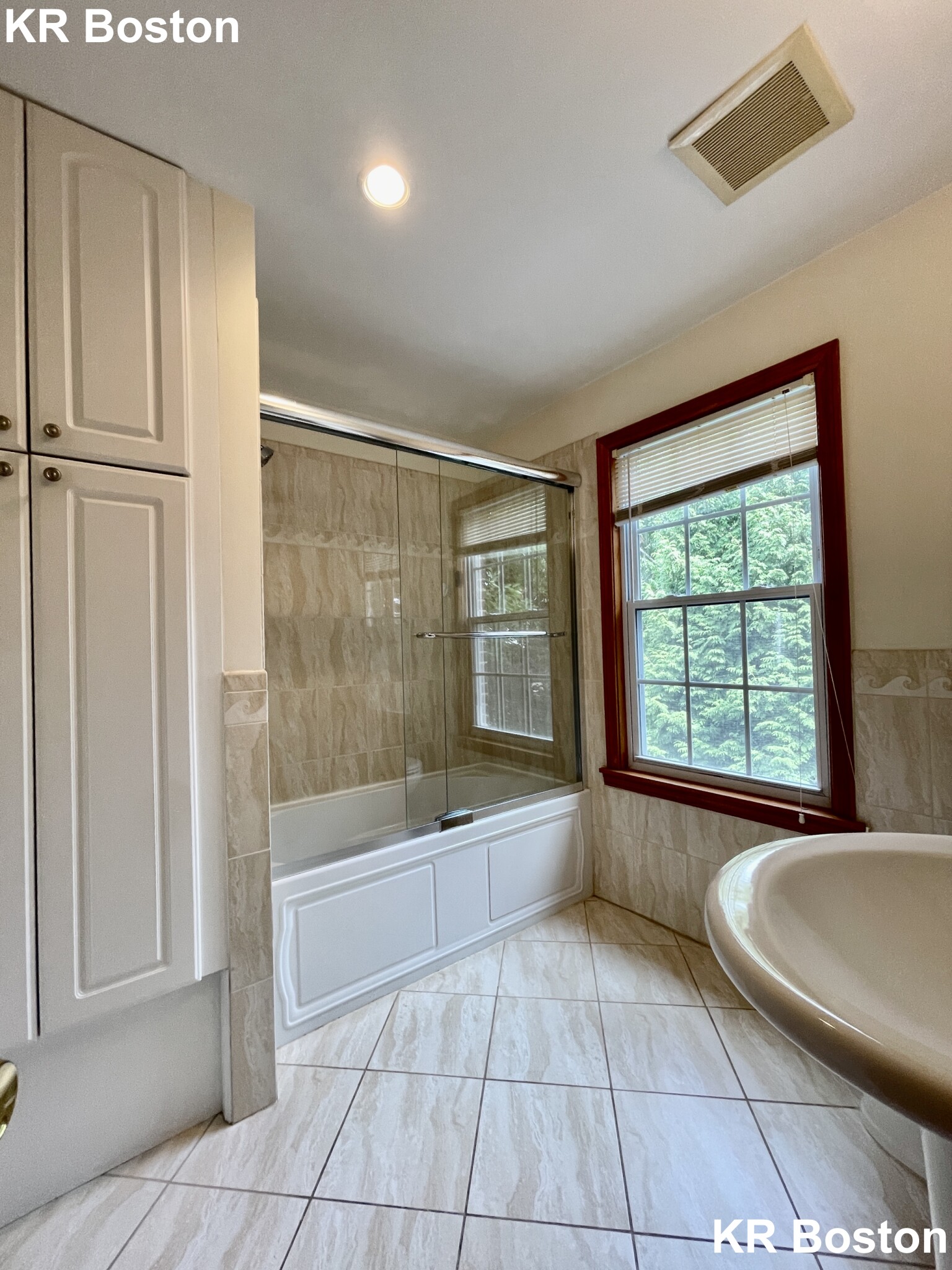5 bed, 2.5 bath apartment for rent at 43 Rawson Rd Unit 0, Washington Square — photo 12 of 16