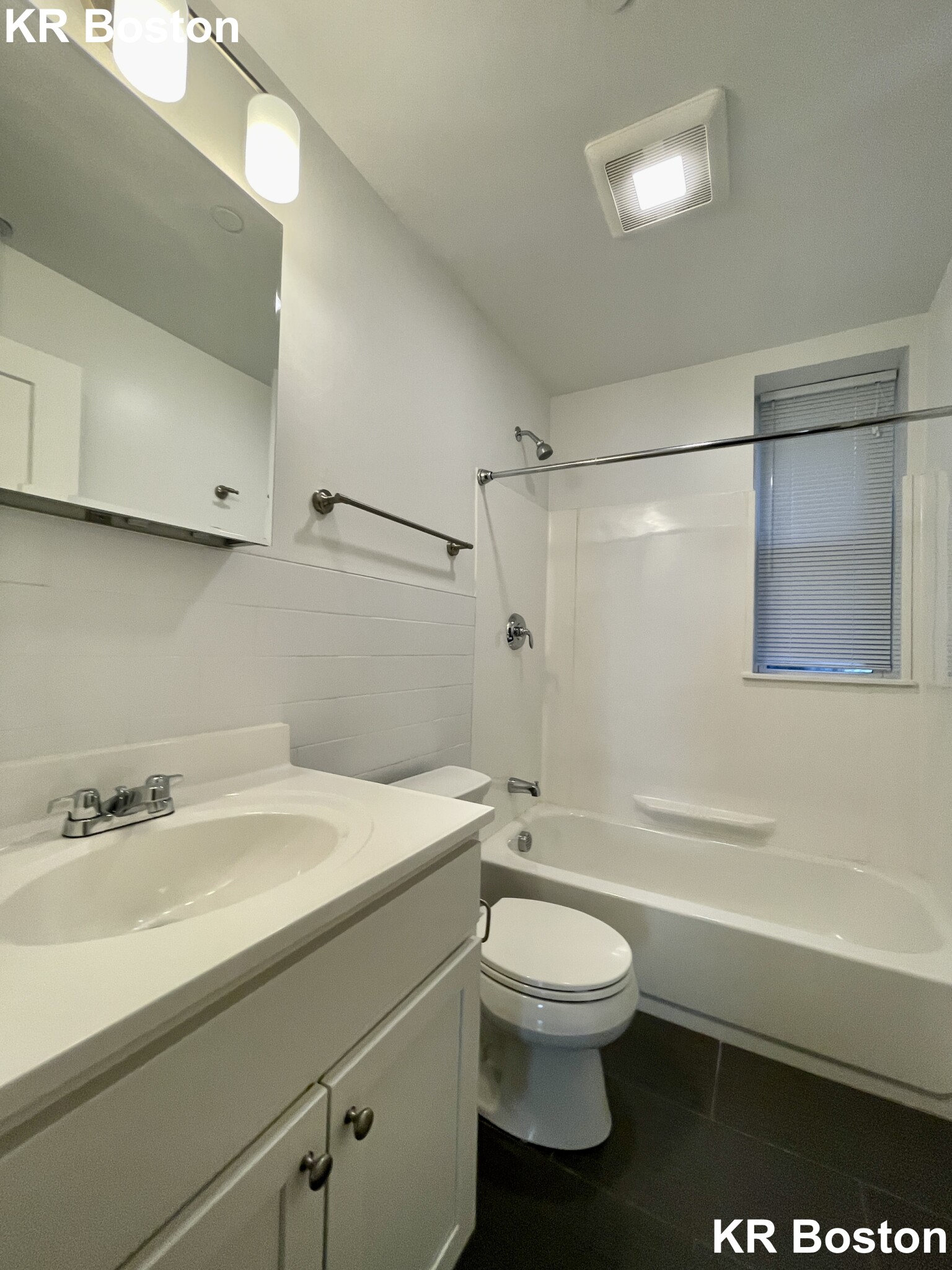 1 bed, 1 bath apartment for rent at 112 Sutherland Rd Unit A, Brighton — photo 9 of 11