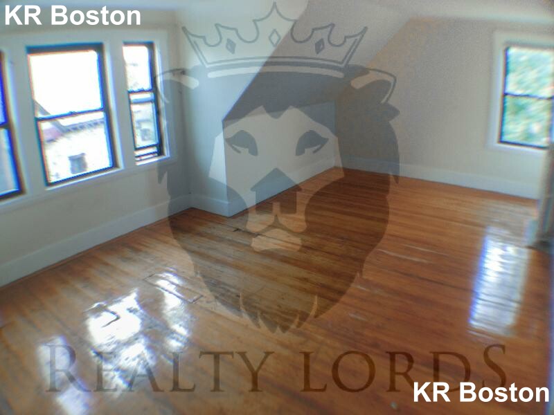 6 bed, 2.5 bath apartment for rent at 35 Quint Ave Unit 0, Allston — photo 13 of 13