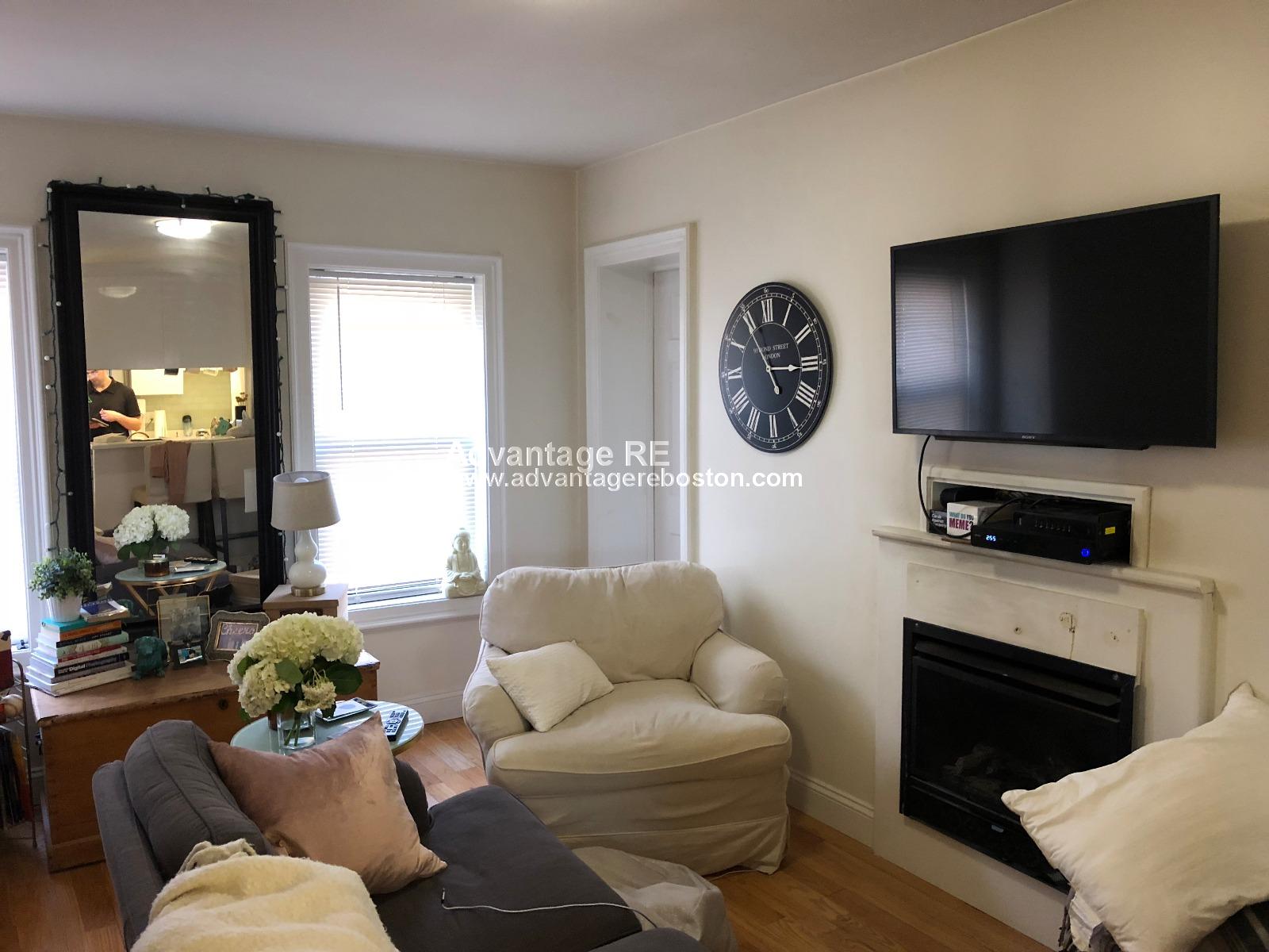 2 bed, 1 bath apartment for rent at 10 Wiget Unit 9, North End — photo 11 of 15