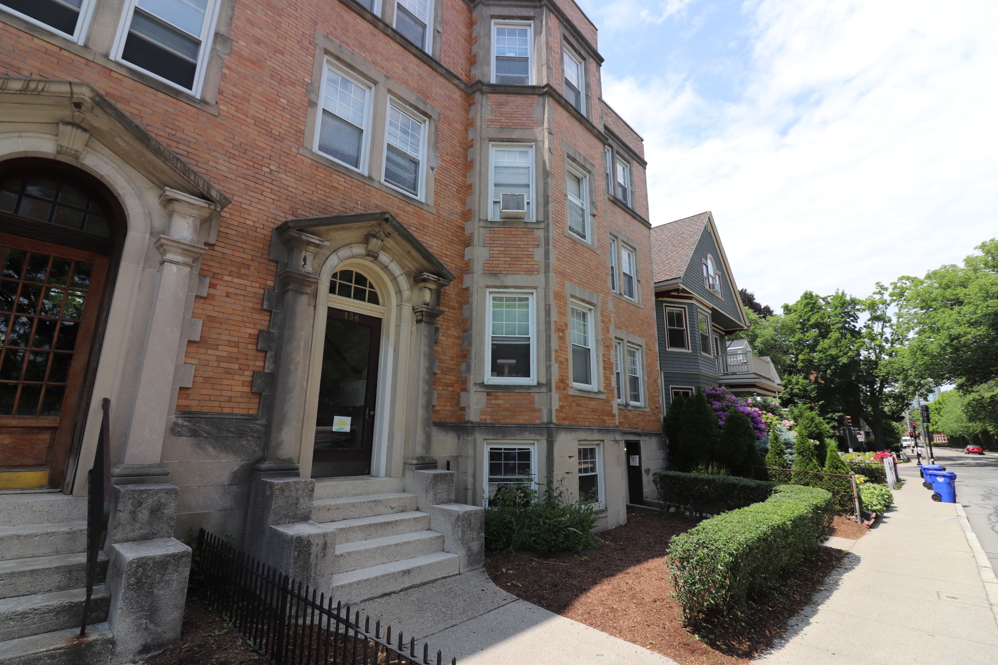2 bed, 2 bath apartment for rent at 136 Pleasant Unit 7, Coolidge Corner — photo 15 of 17