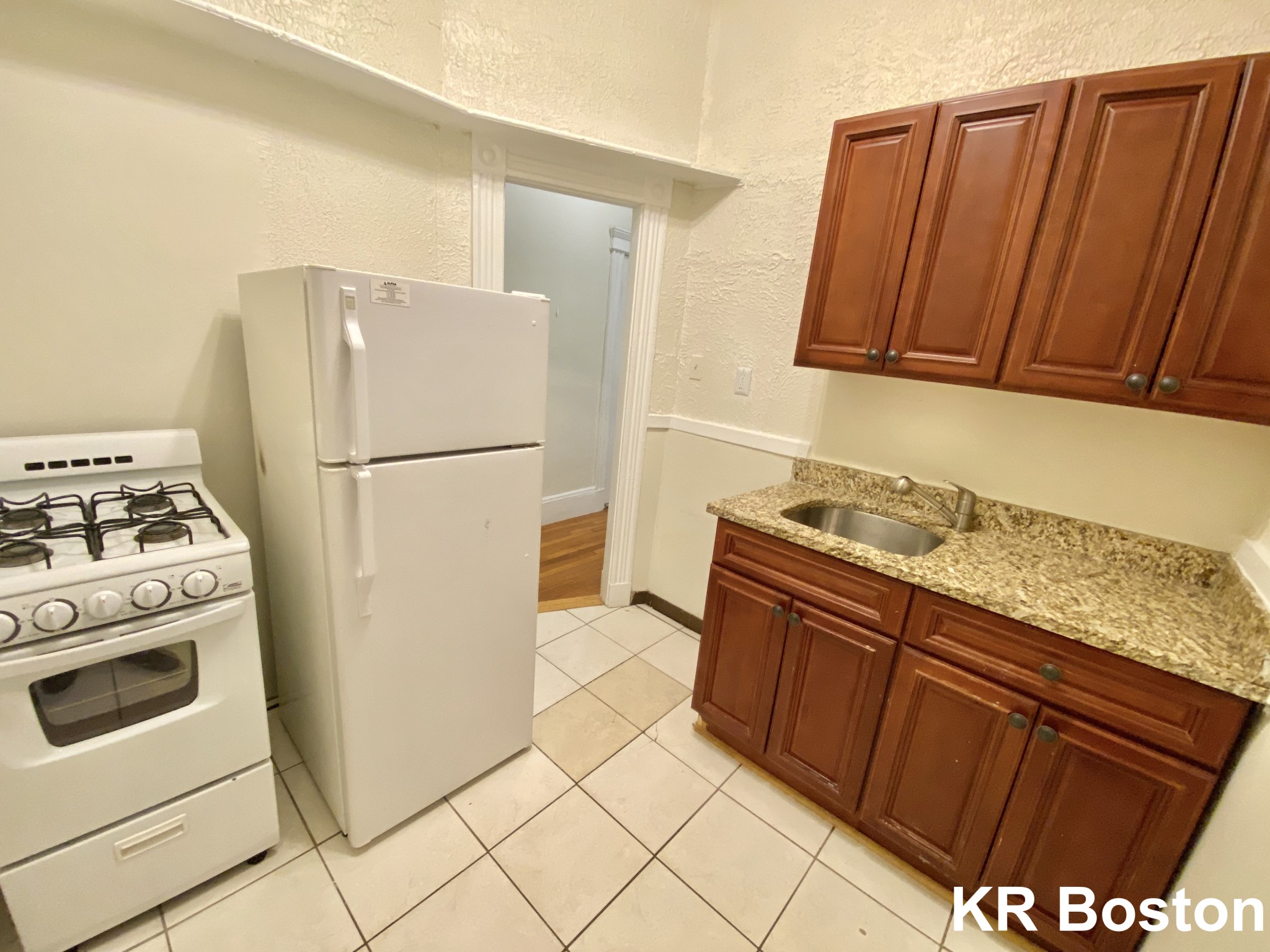 1 bed, 1 bath apartment for rent at 110 Gordon St Unit 2, Brighton — photo 3 of 4