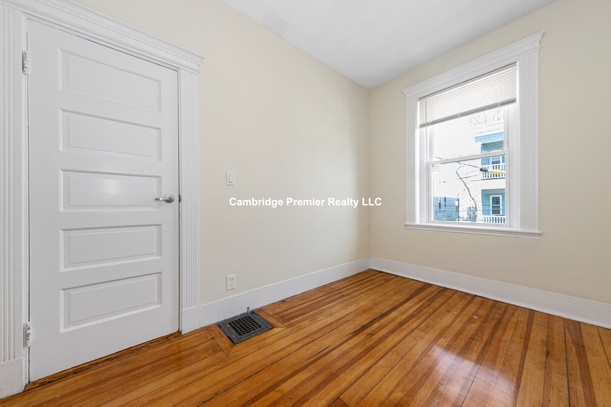 3 bed, 1 bath apartment for rent at 46 Brackett St Unit 3COPY, Brighton — photo 2 of 7