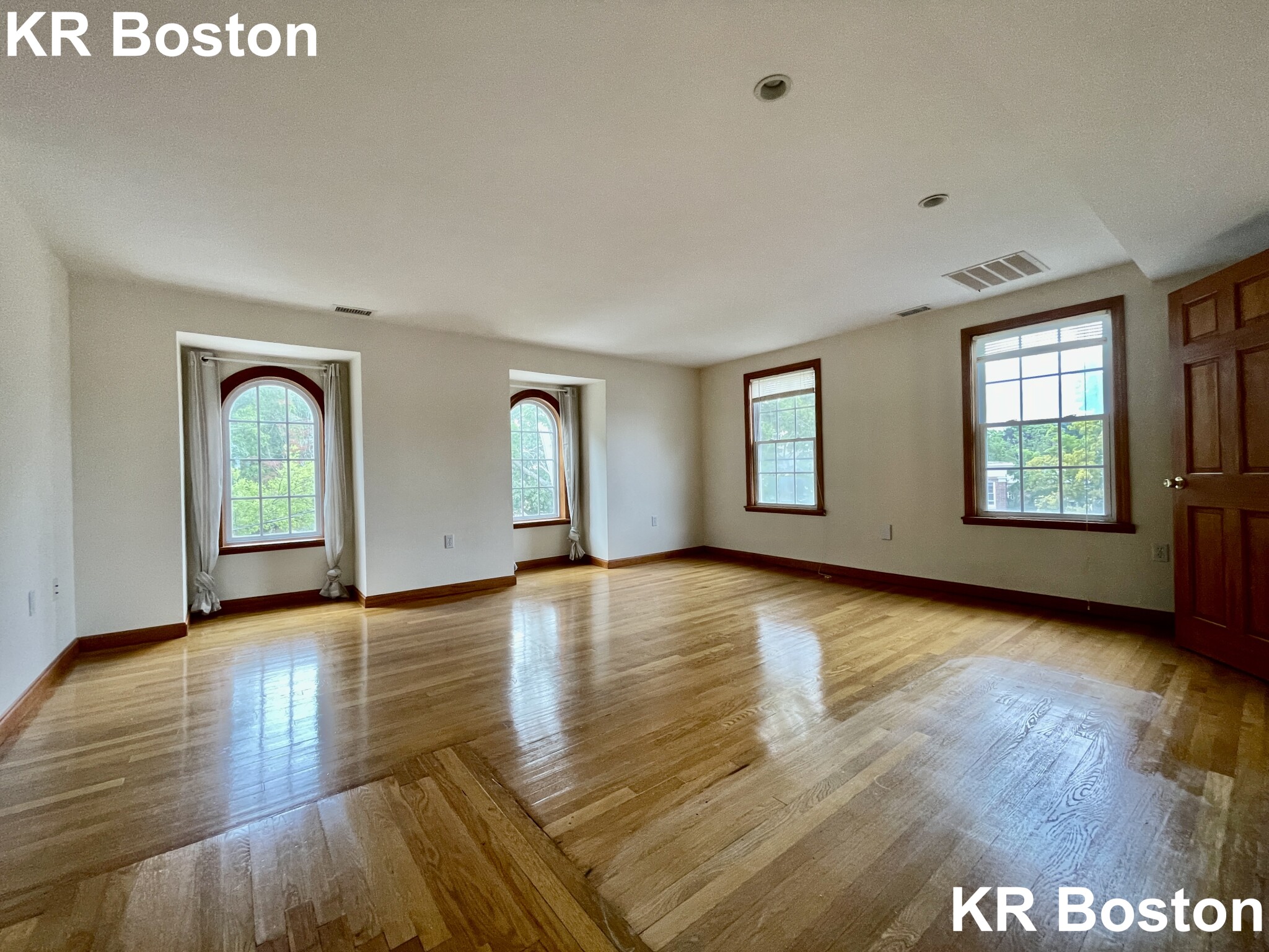 5 bed, 2.5 bath apartment for rent at 50 Rawson Rd Unit 0, Brookline Hills — photo 14 of 16