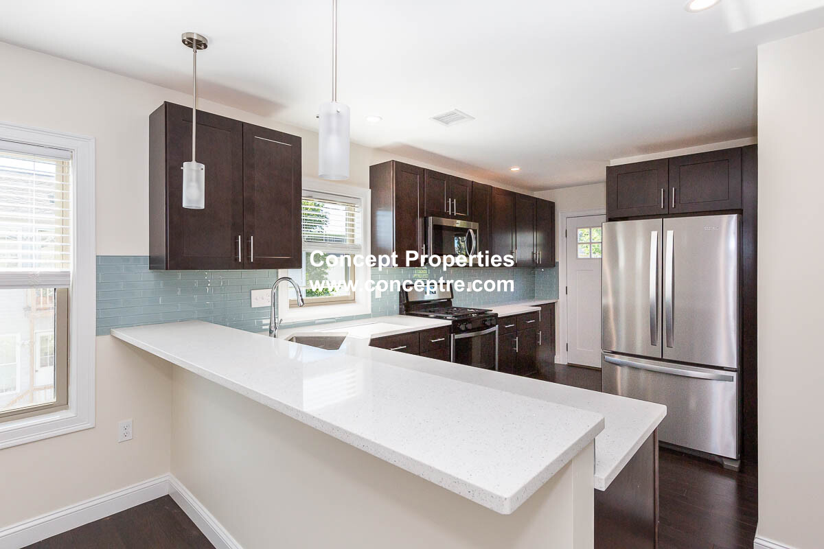 4 bed, 4+ bath apartment for rent at 39 Harvard St Unit 2, Charlestown — photo 1 of 20