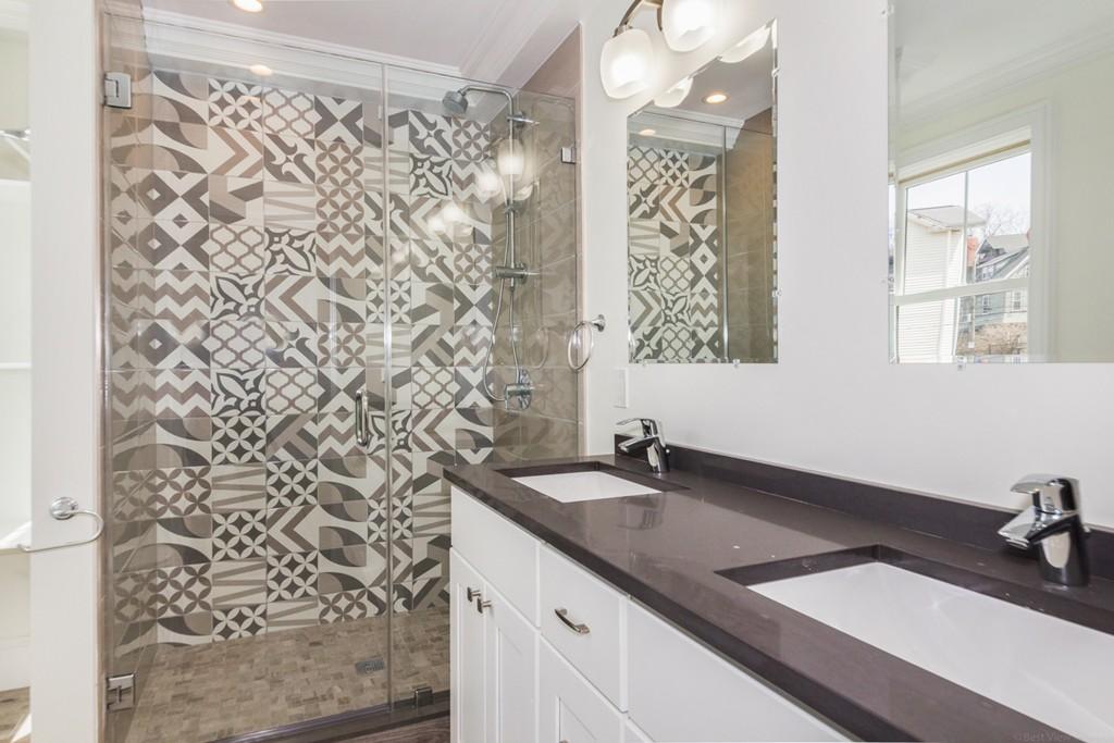 4 bed, 3.5 bath apartment for rent at 37 Juniper St Unit 37R, Roxbury — photo 14 of 18