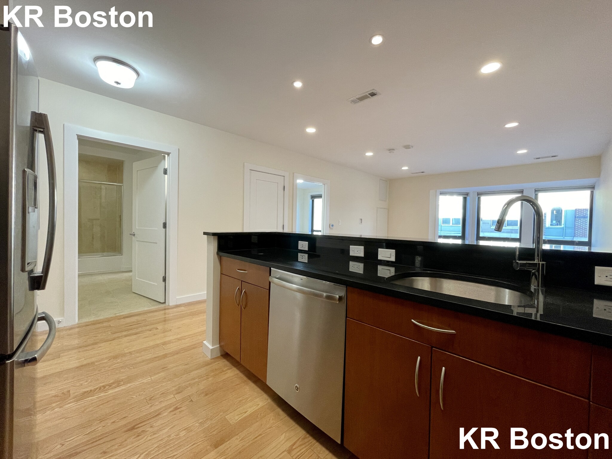 1 bed, 1 bath apartment for rent at 9 Miner St Unit 504, Fenway — photo 6 of 8