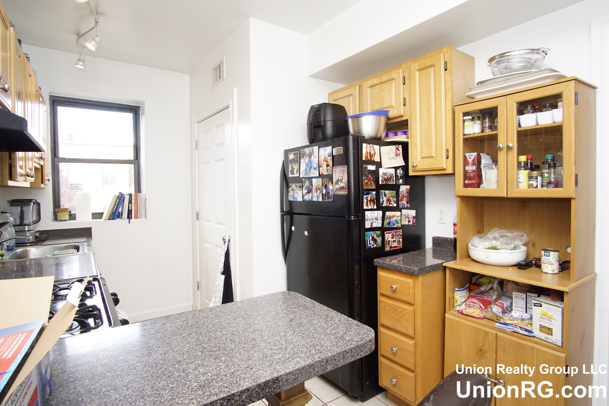 3 bed, 1.5 bath apartment for rent at 1942 Beacon St Unit 4, Brighton — photo 9 of 21