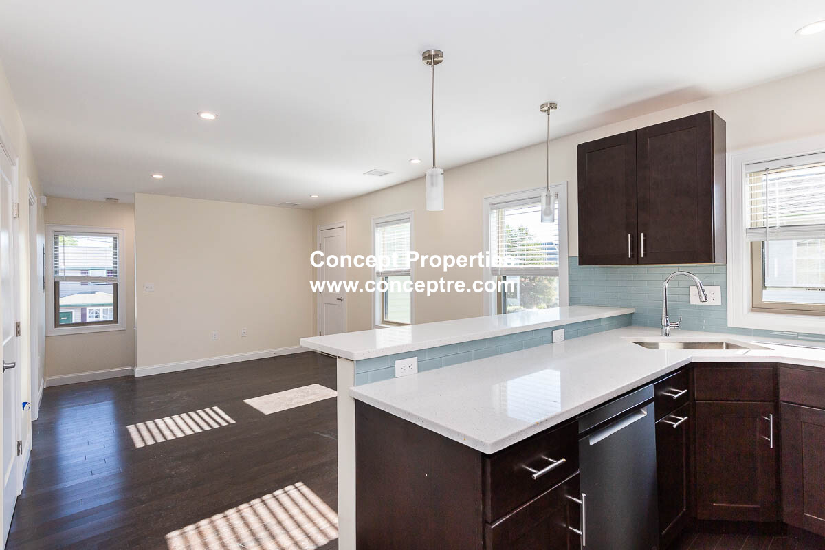4 bed, 4+ bath apartment for rent at 39 Harvard St Unit 2, Charlestown — photo 14 of 20